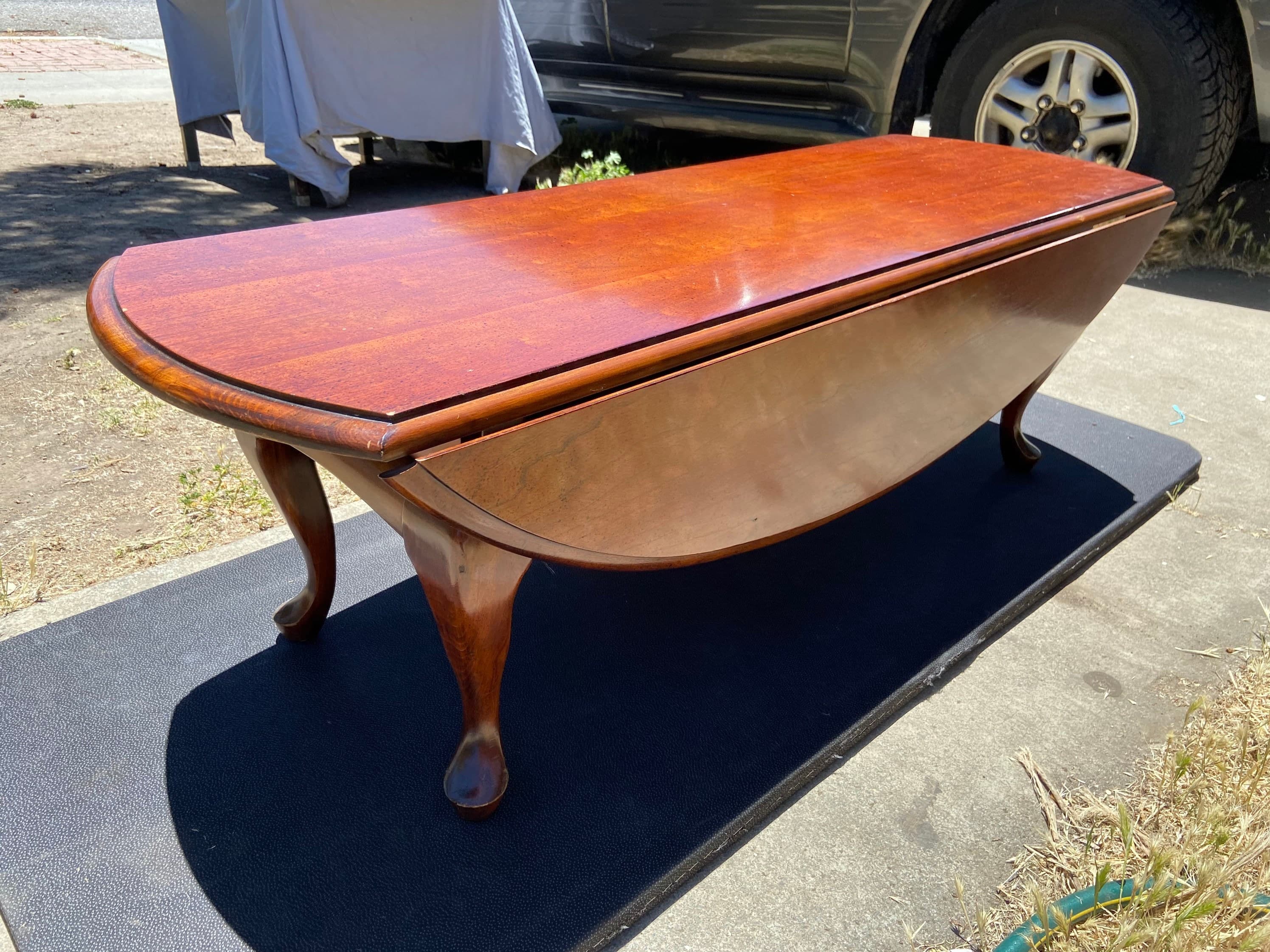 Vintage drop leaf coffee table - Image 1