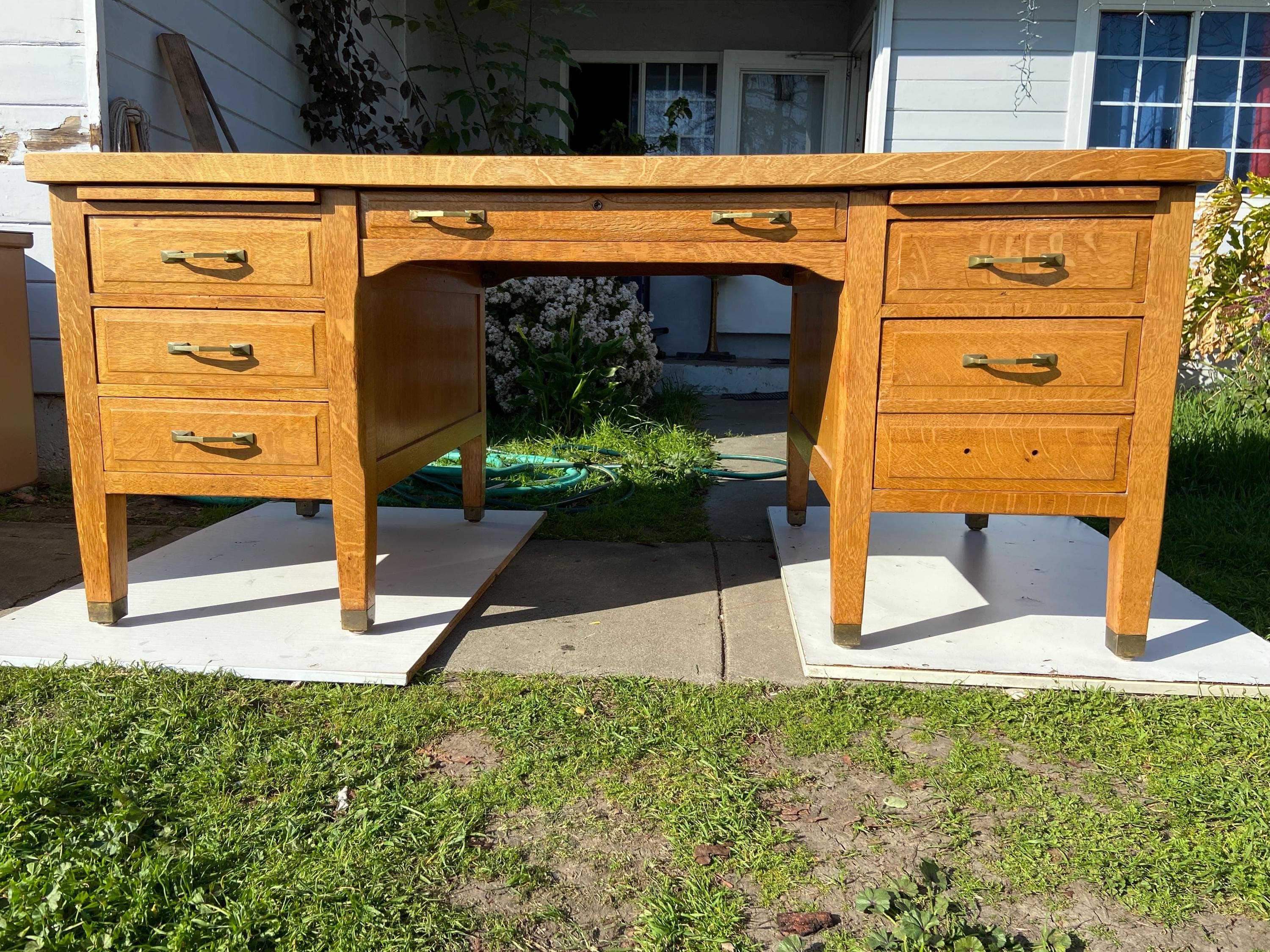 antique quarter sawn executive golden oak writing desk - Image 1