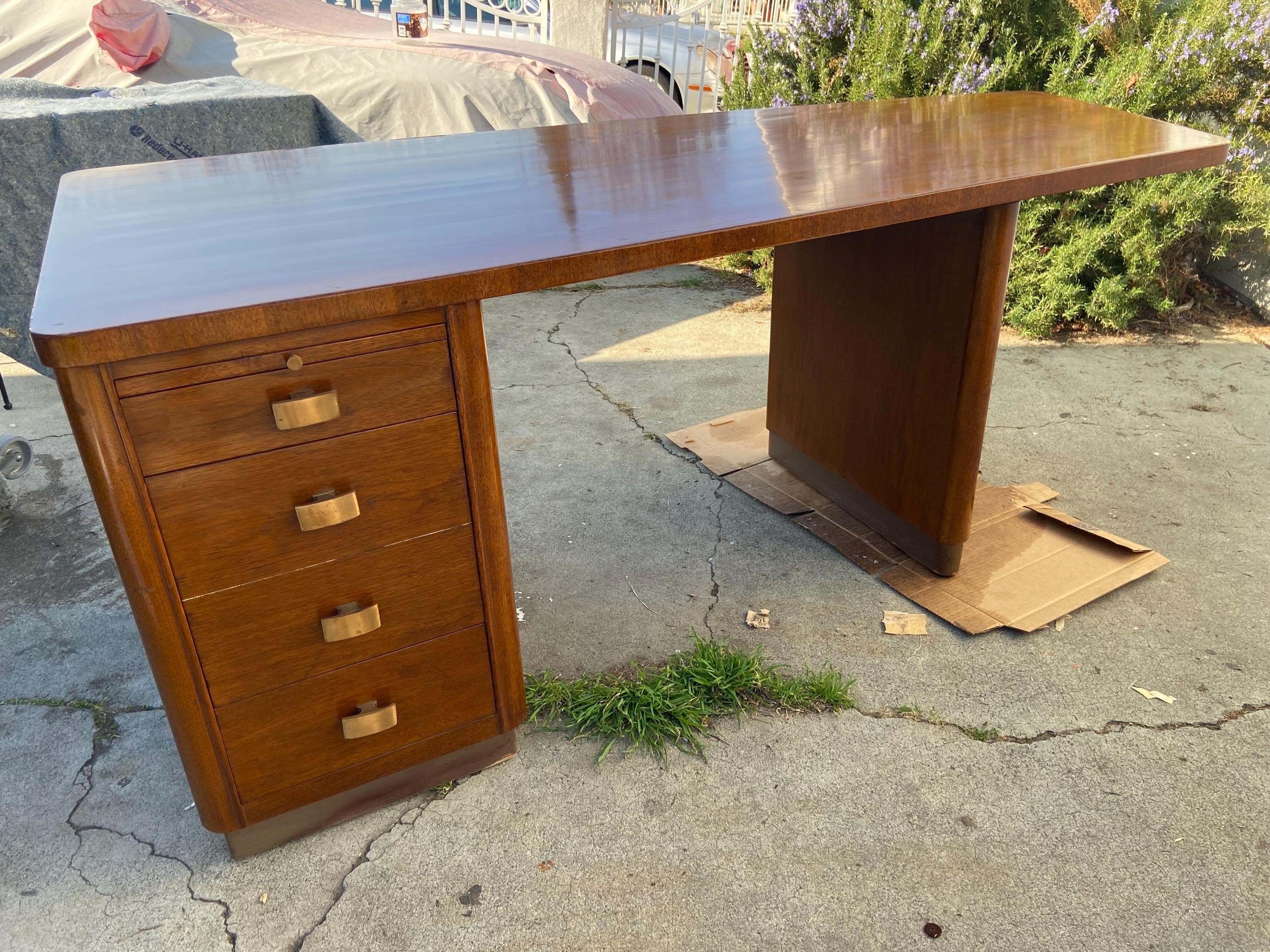 Art Deco Stow & Davis Mid Century Modern Walnut Boomerang Fan Executive Desk - Thumbnail 4