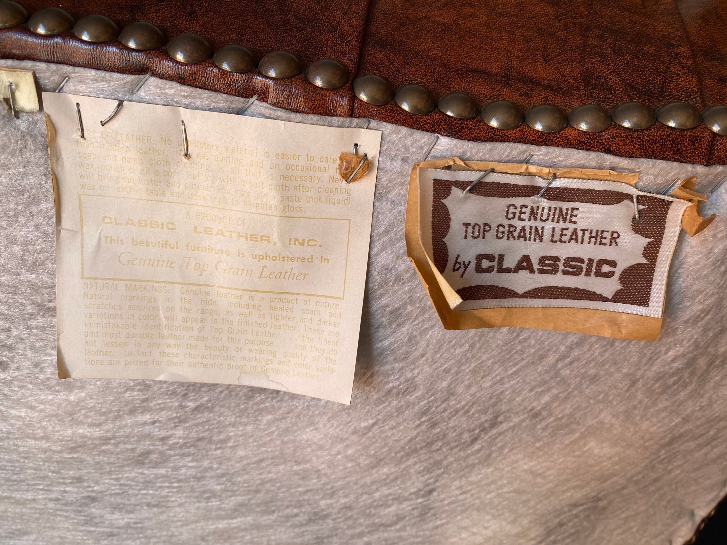 Classic inc furniture vintage chesterfield style guest side chair - Thumbnail 3