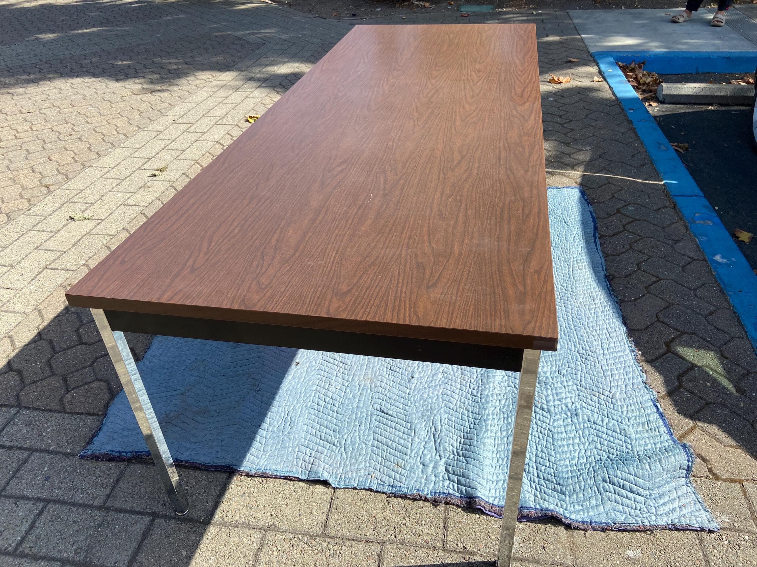 vintage mid century modern tanker conference table by Krueqer with foldable legs - Thumbnail 5