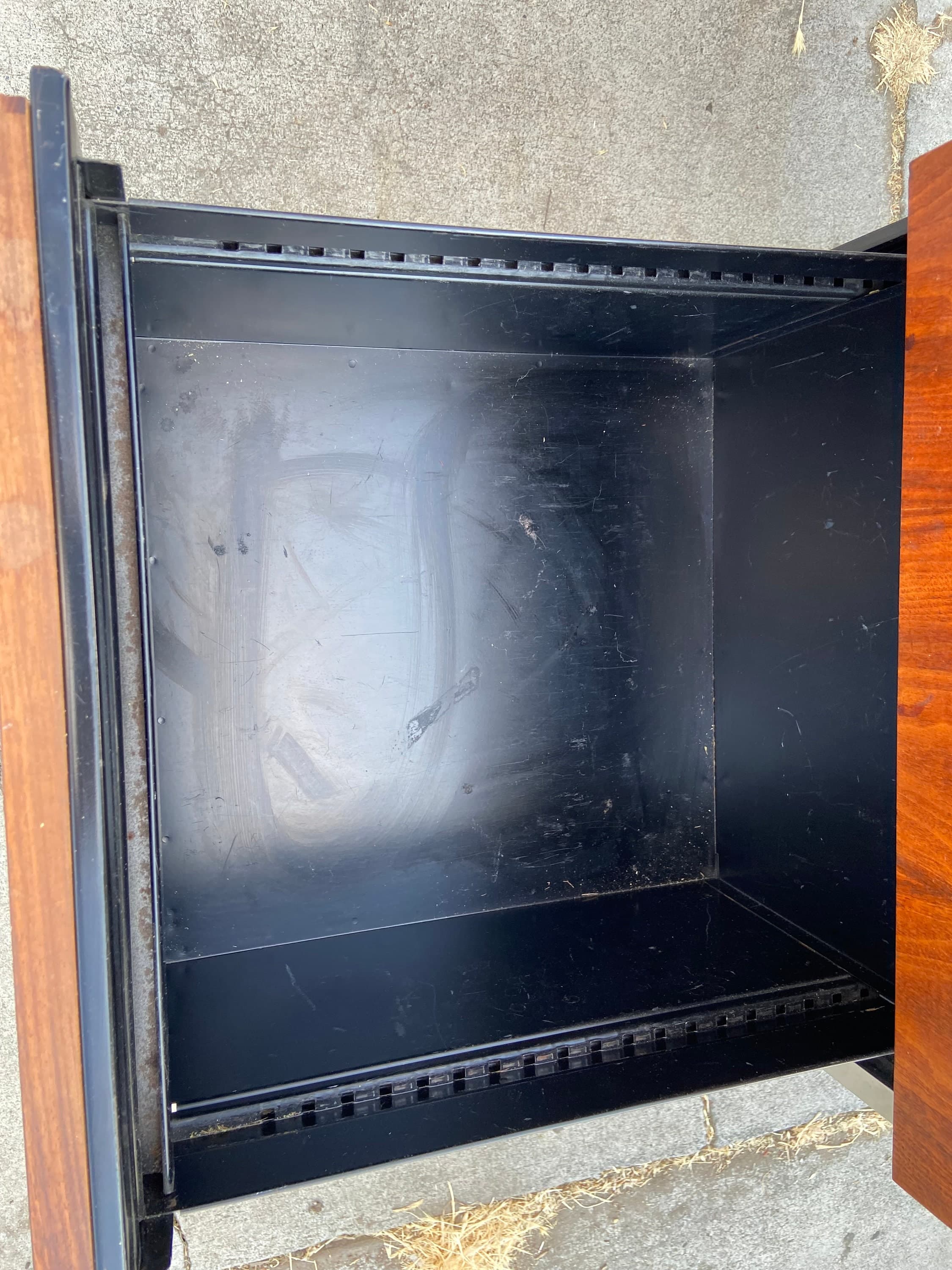 Knoll style vintage mid century modern credenza - Thumbnail 5