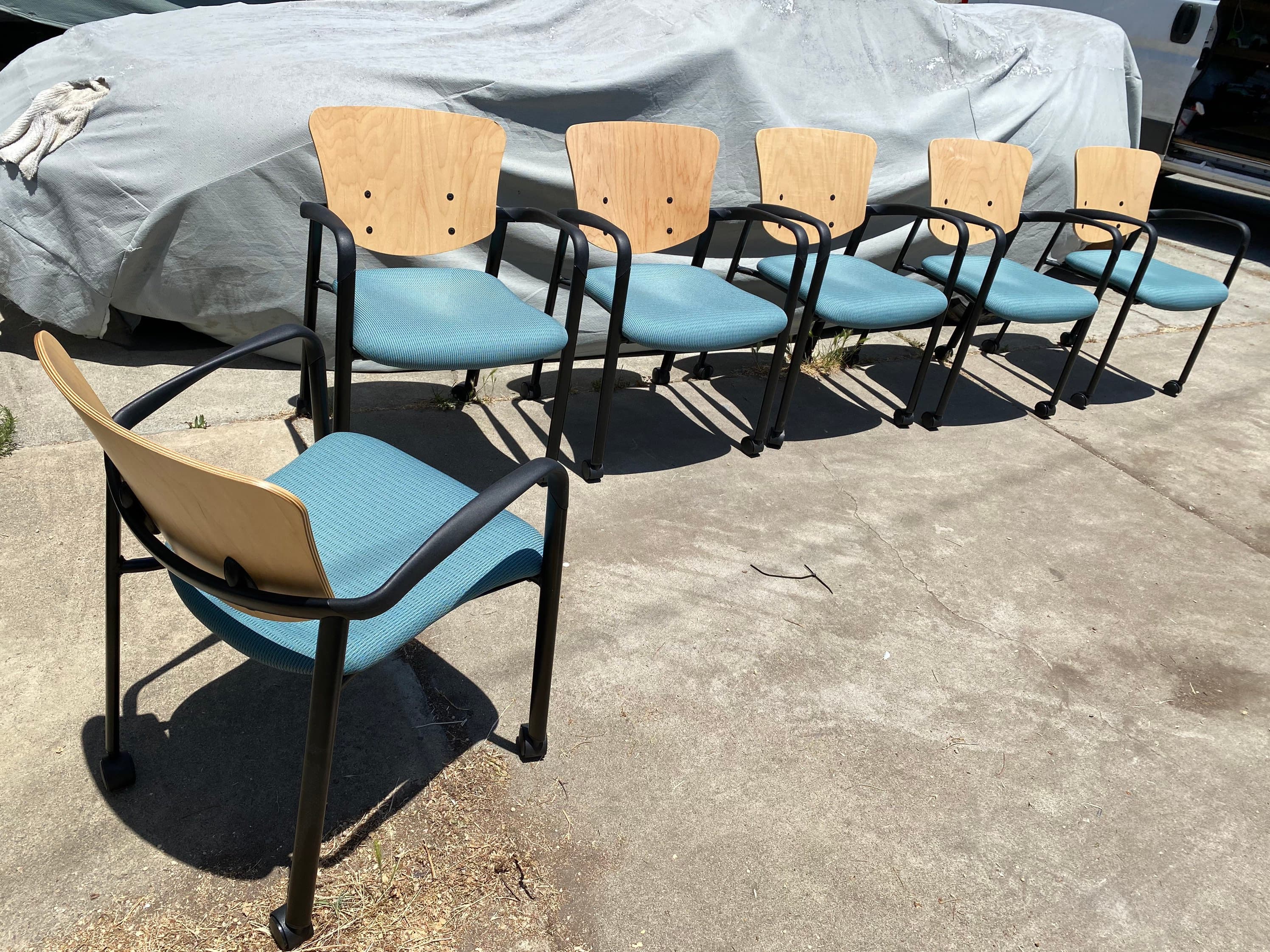 Six conference rolling chairs - Thumbnail 6