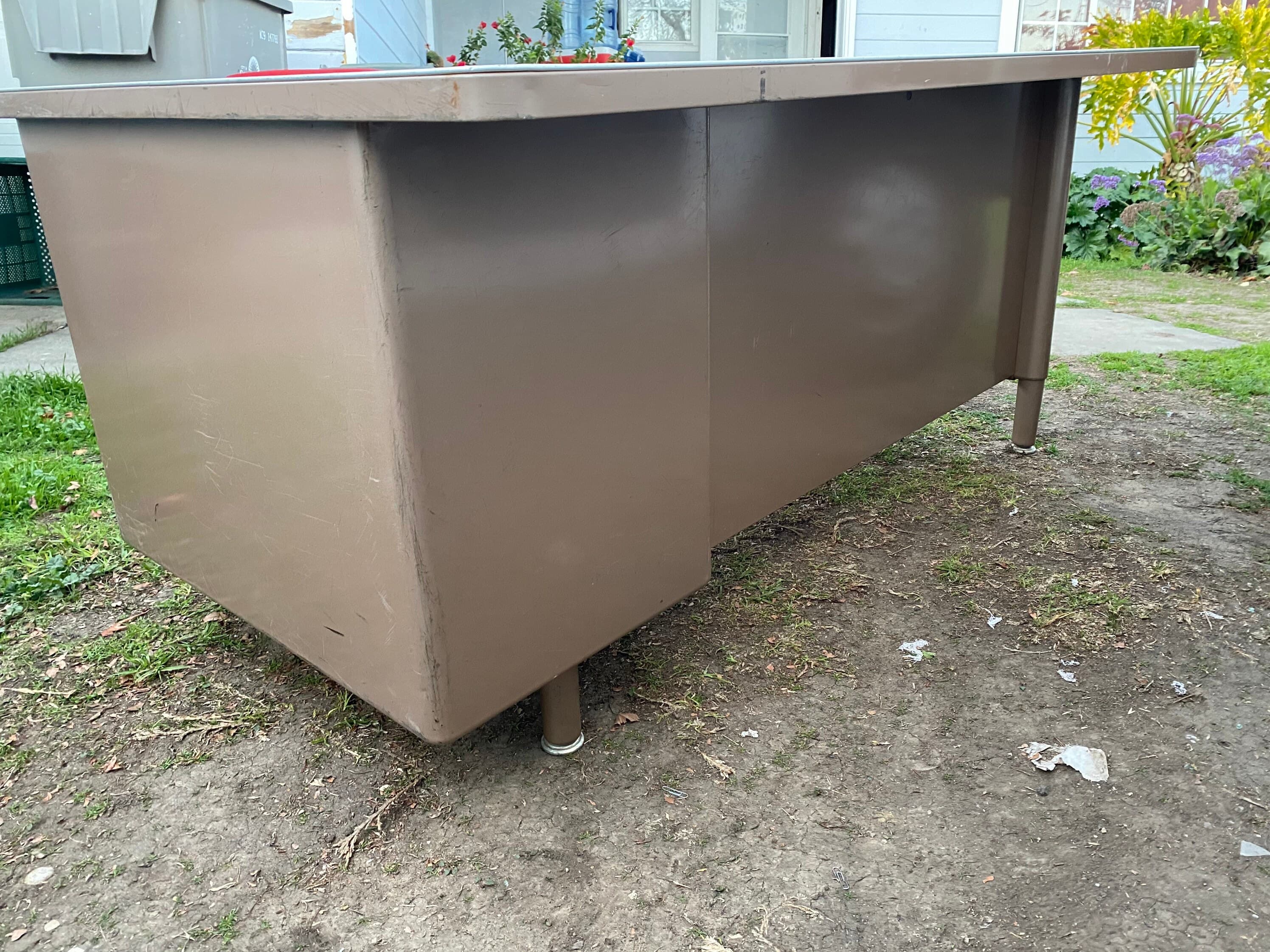McDowell and Craig vintage metal desk - Thumbnail 2