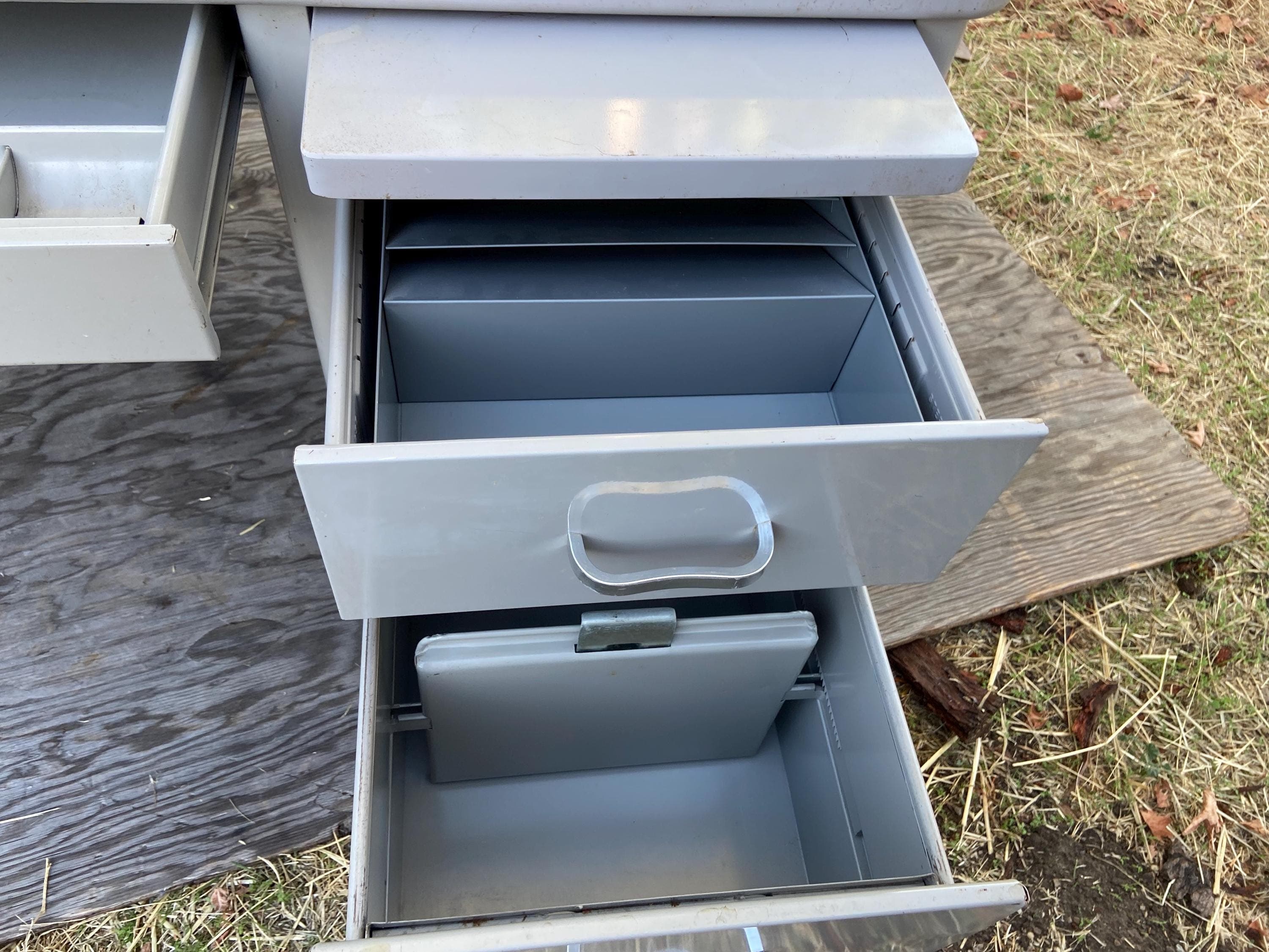 vintage mid century modern tanker desk - Thumbnail 10