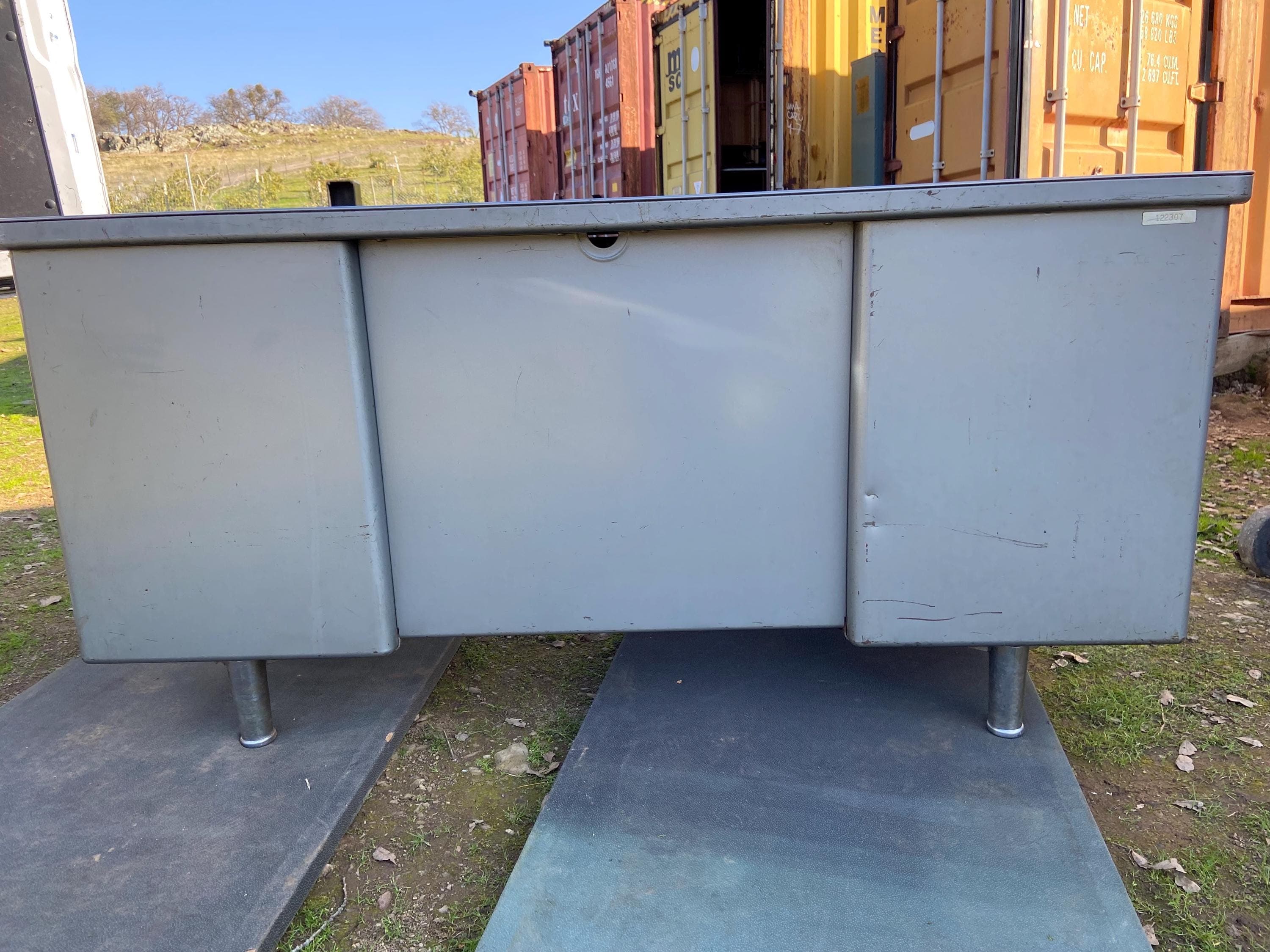 Steelcase vintage industrial metal tanker desk - Thumbnail 6