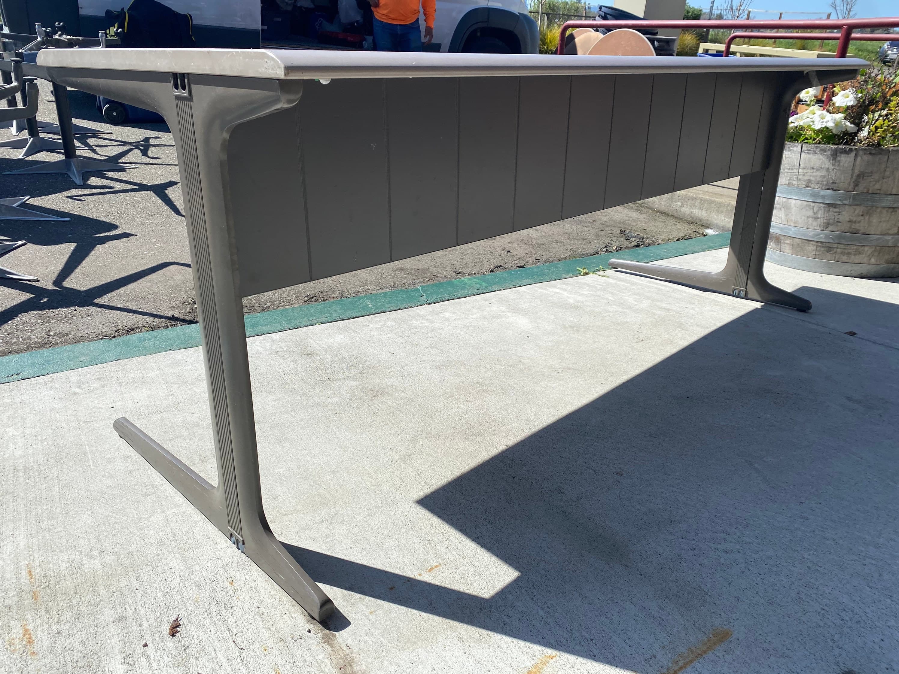 Herman miller work group desk - Thumbnail 3