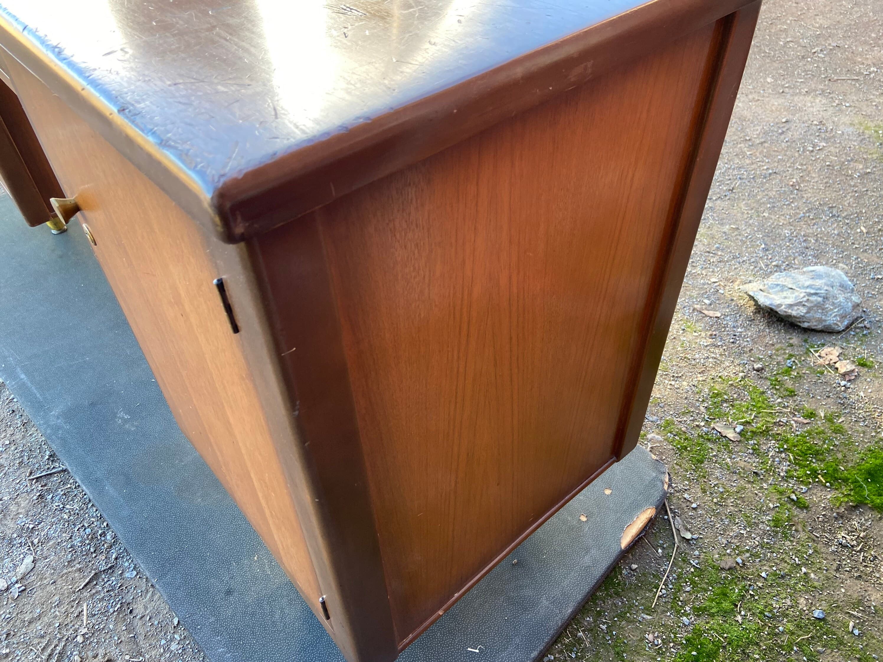 Vintage mid century modern wooden credenza - Thumbnail 9