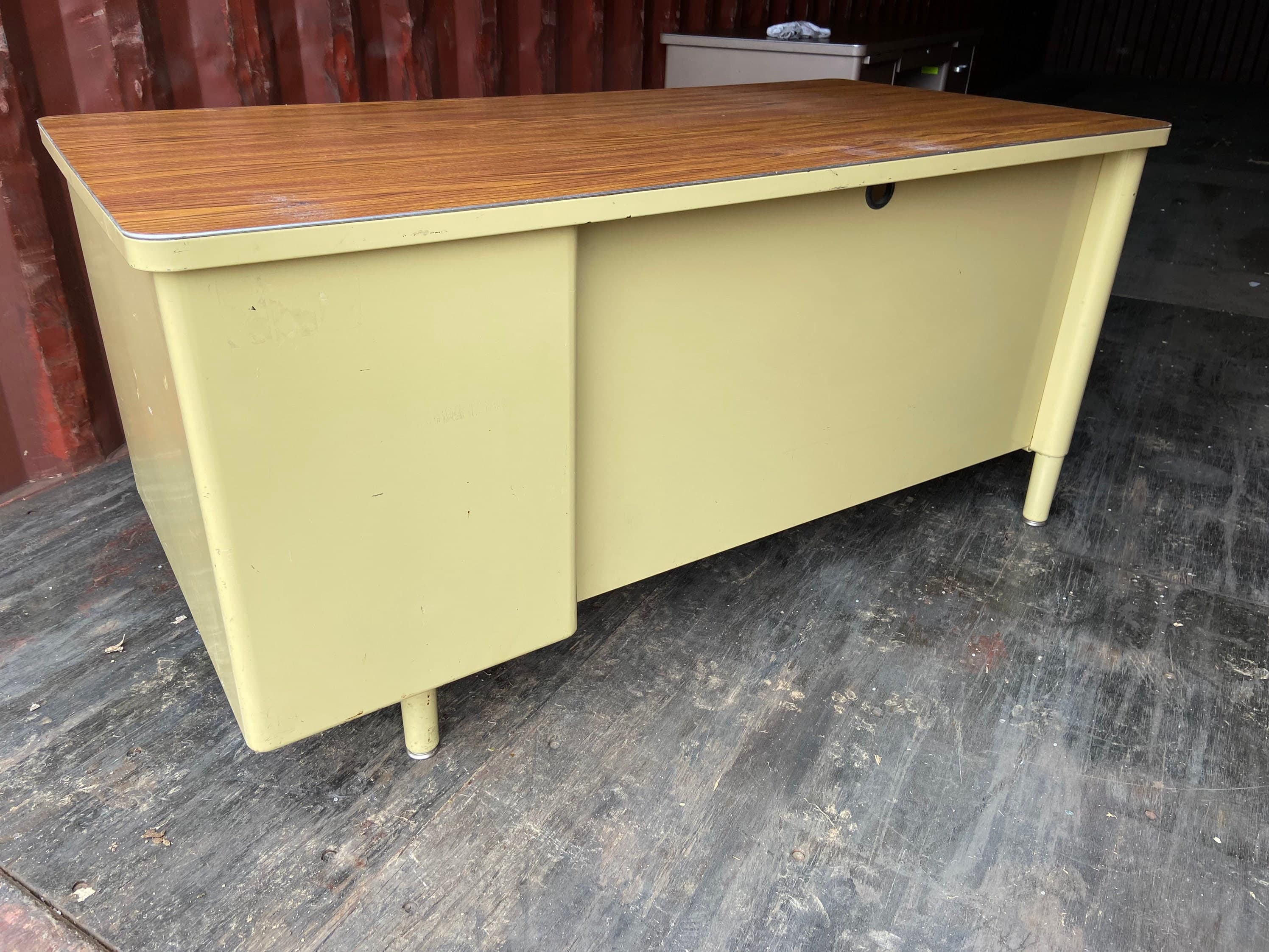 McDowell and Craig vintage metal tanker desk - Thumbnail 10