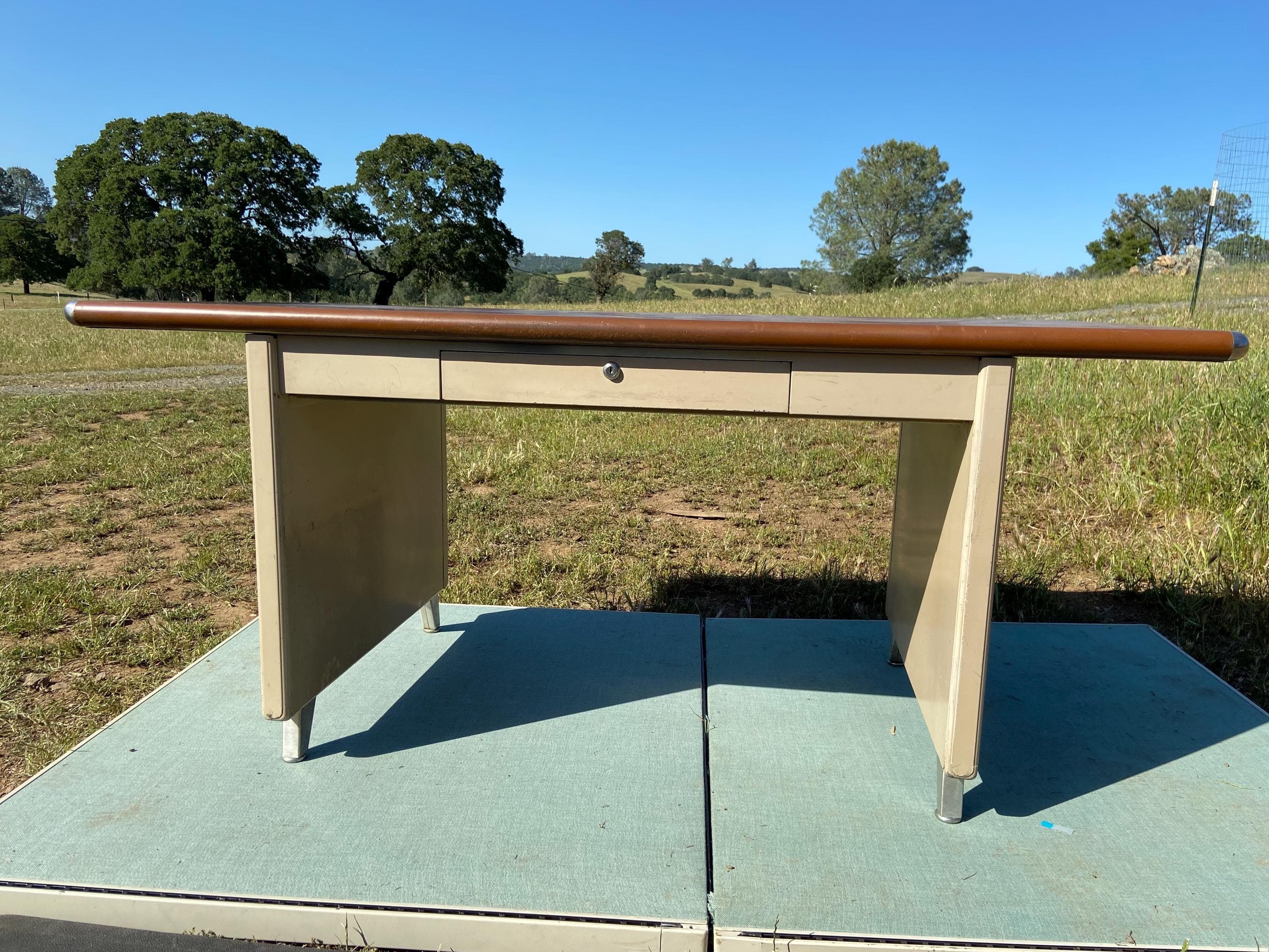 Shaw walker vintage mid century modern metal tanker desk - Thumbnail 3