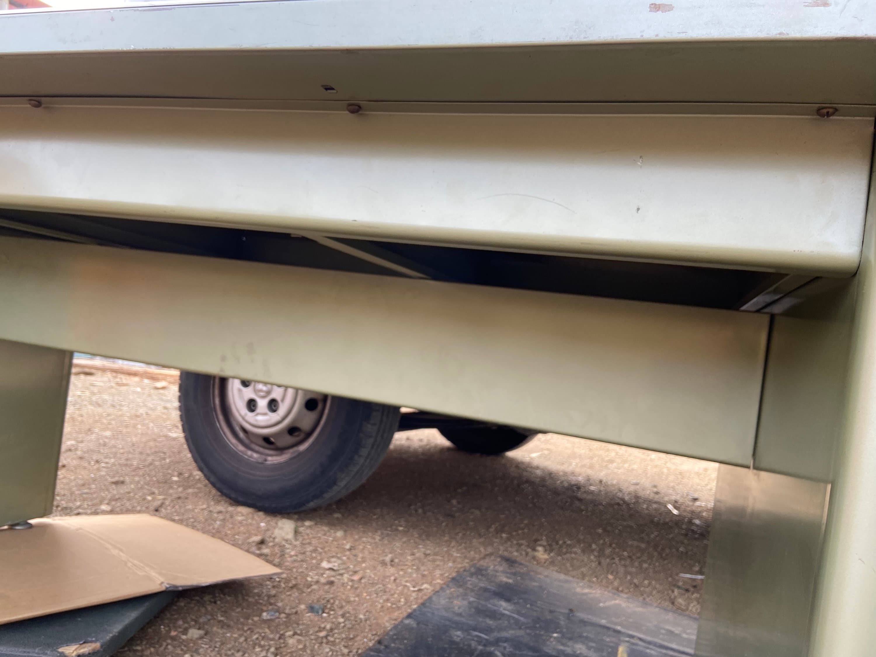 Vintage mid century modern metal tanker desk - Thumbnail 7