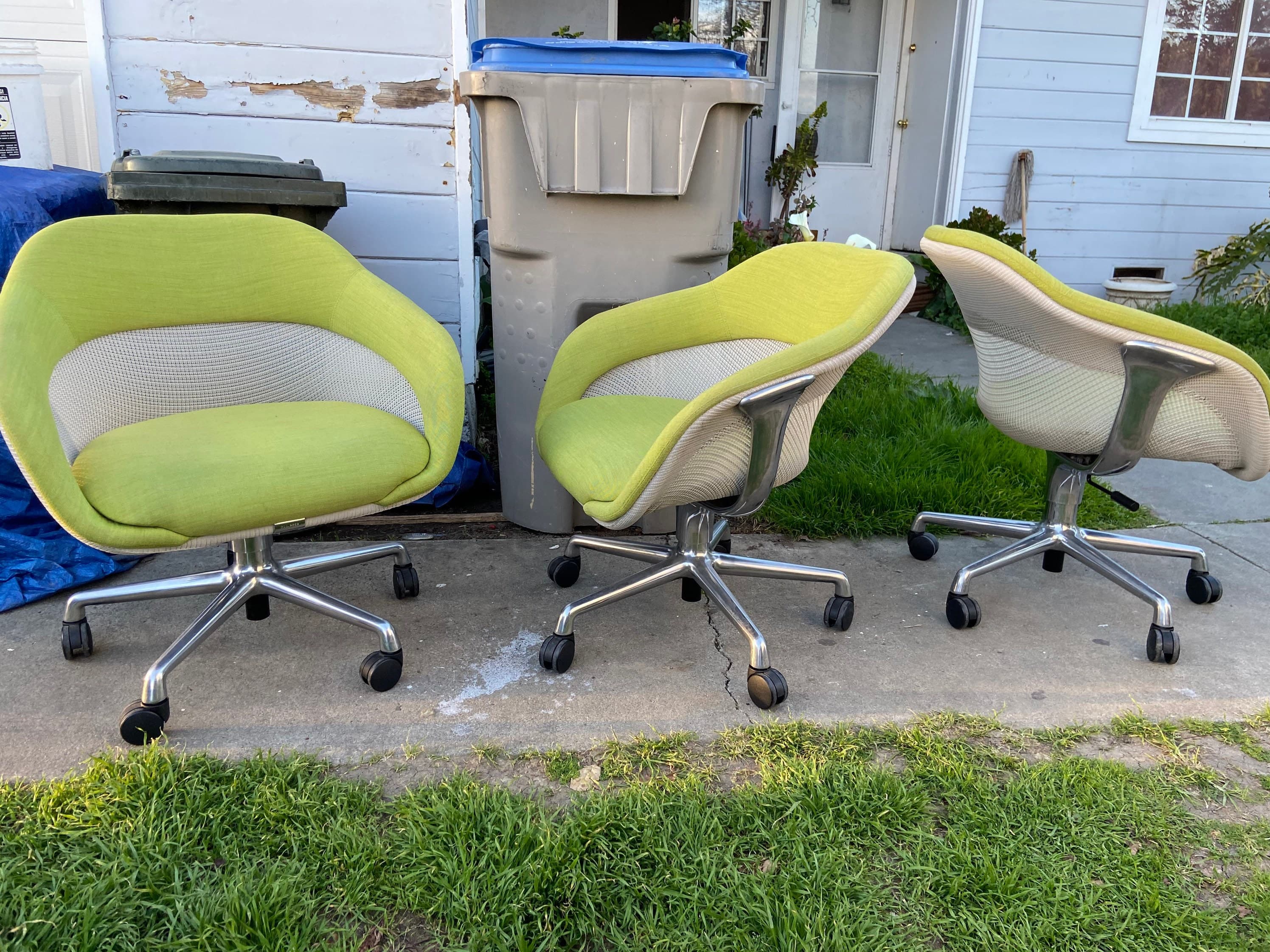 Steelcase coalesse s-w1 lounge chairs some scuffs and spots - Thumbnail 7