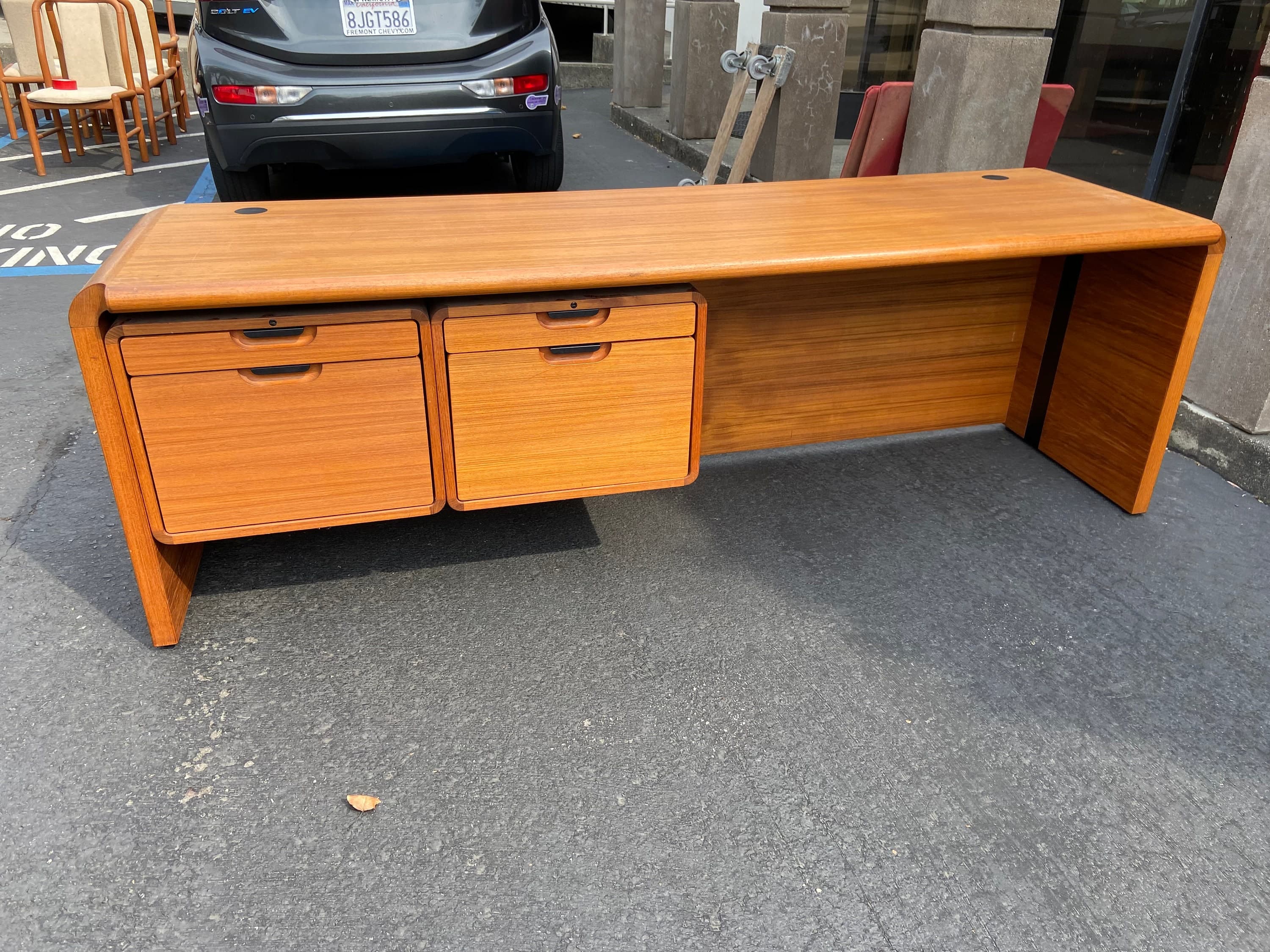 Vintage teak danish style mid century modern credenza - Thumbnail 10