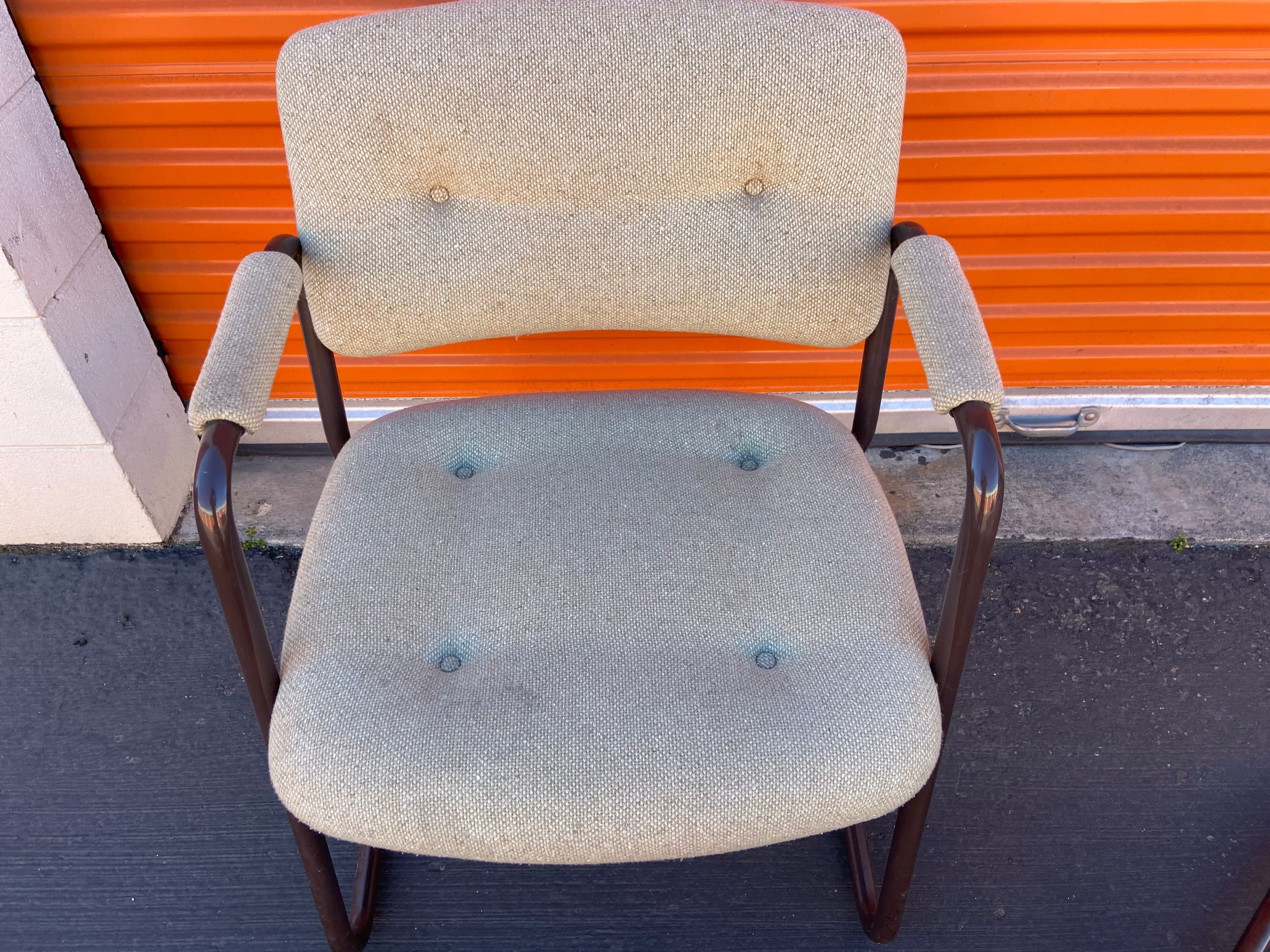 Steelcase vintage cantilevered upholstered armchairs set - Thumbnail 9