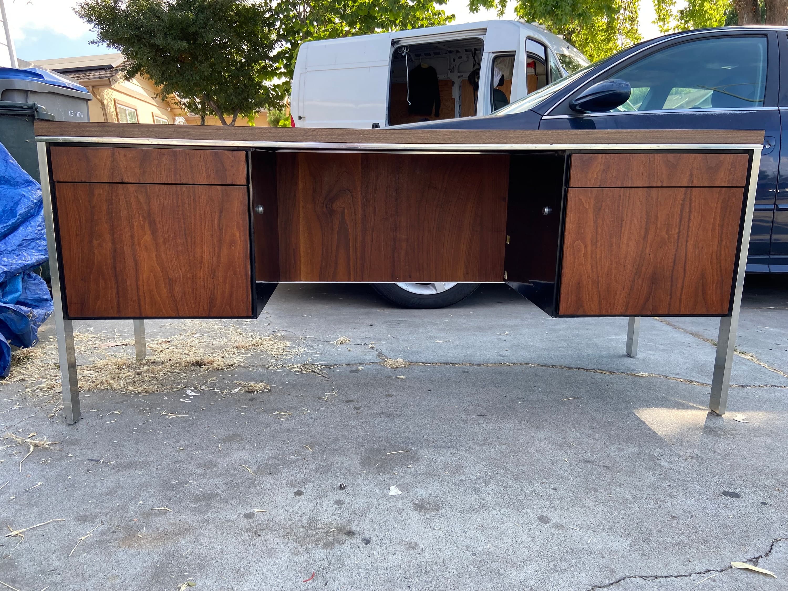Knoll style vintage mid century modern credenza - Image 1