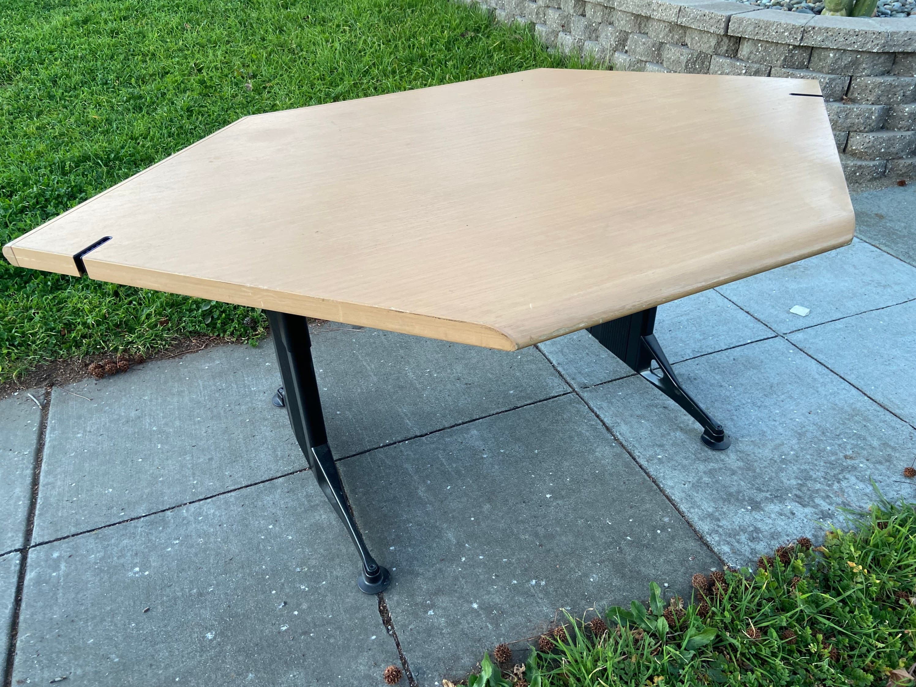 Herman Miller desk - Thumbnail 10