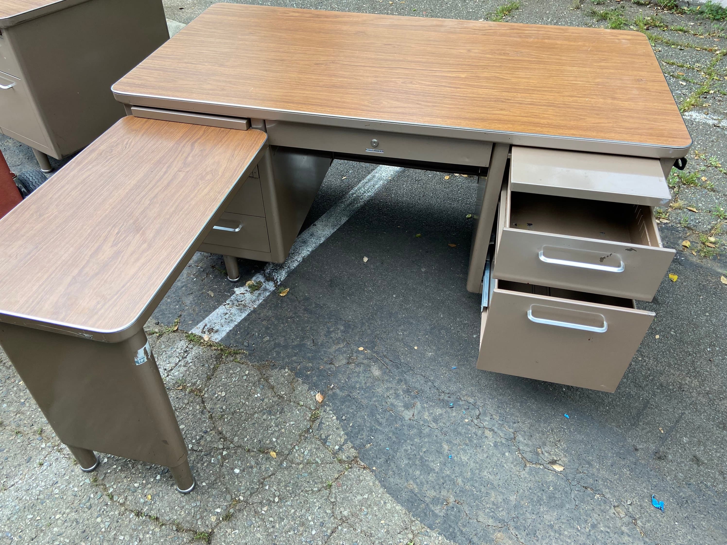 Steelcase vintage mid century modern L shape desk with return - Thumbnail 10