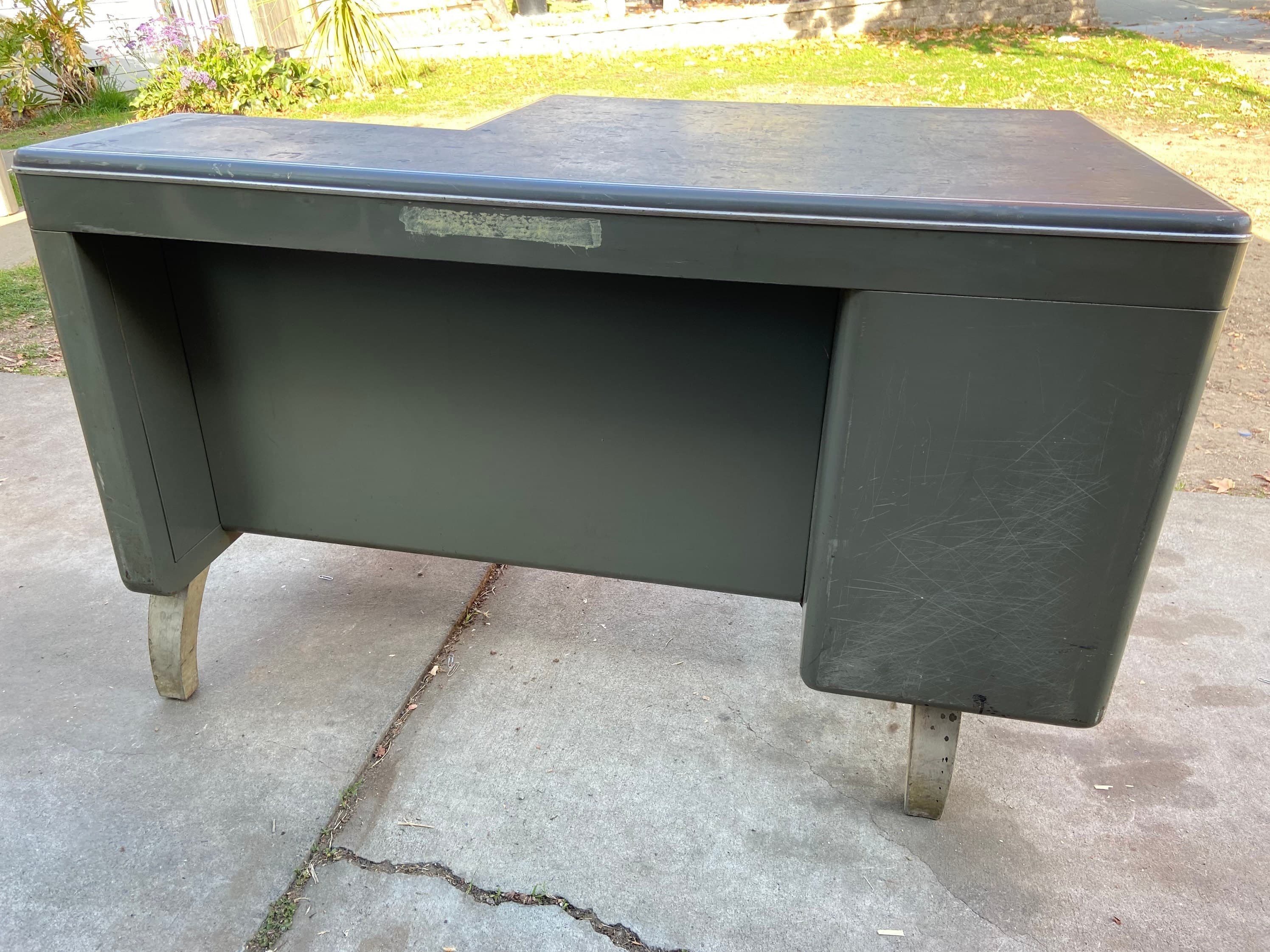 The general fireproofing company vintage metal tanker desk Raymond Loewy style - Thumbnail 7