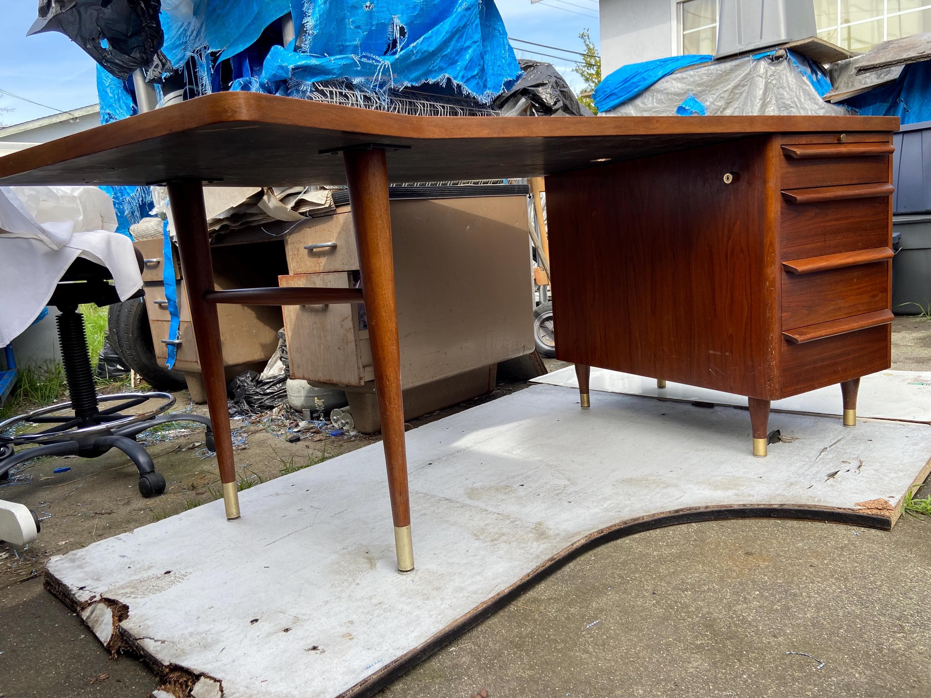 Stow & Davis vintage mid century modern boomerang walnut desk - Thumbnail 5