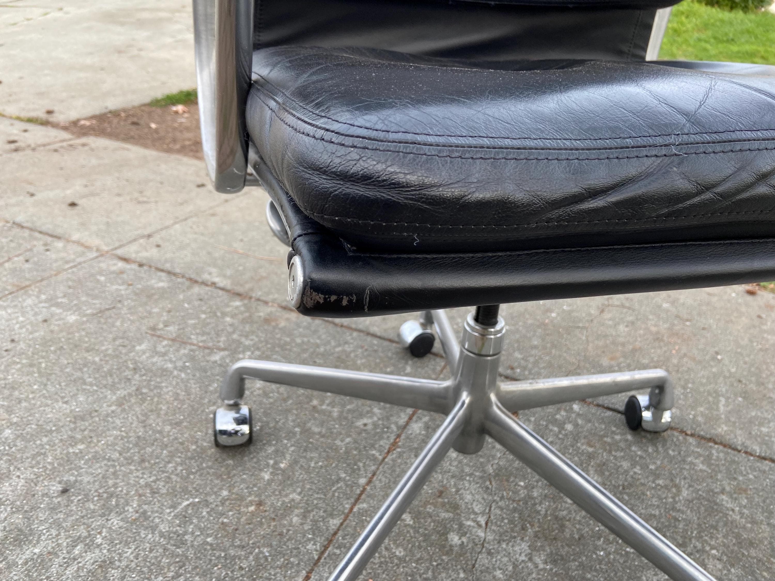 Vintage Mid Century modern Herman Miller Soft Pad Executive  Black Leather Desk Chair - Thumbnail 8