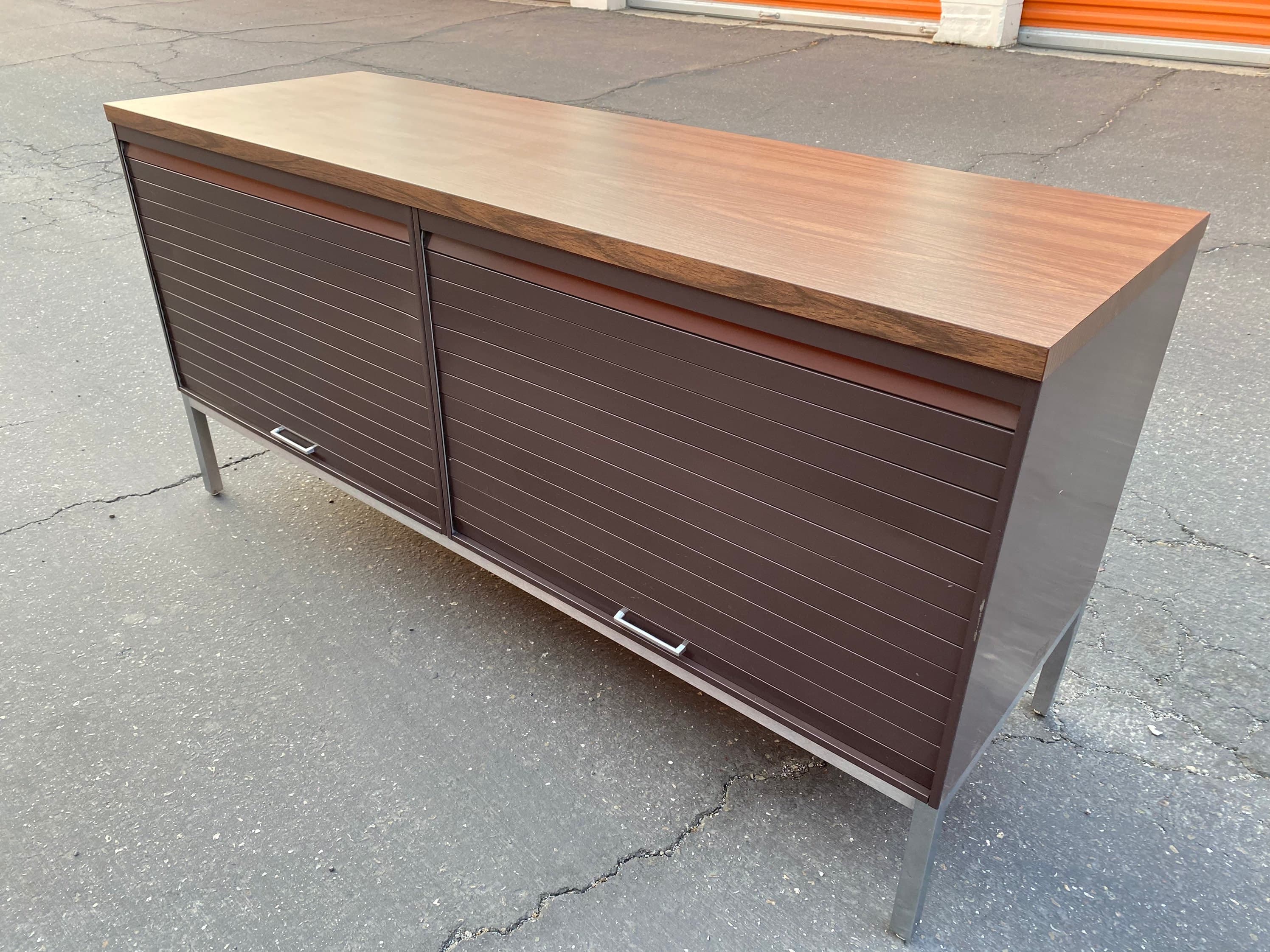 Vintage steelcase mid century modern credenza - Thumbnail 7