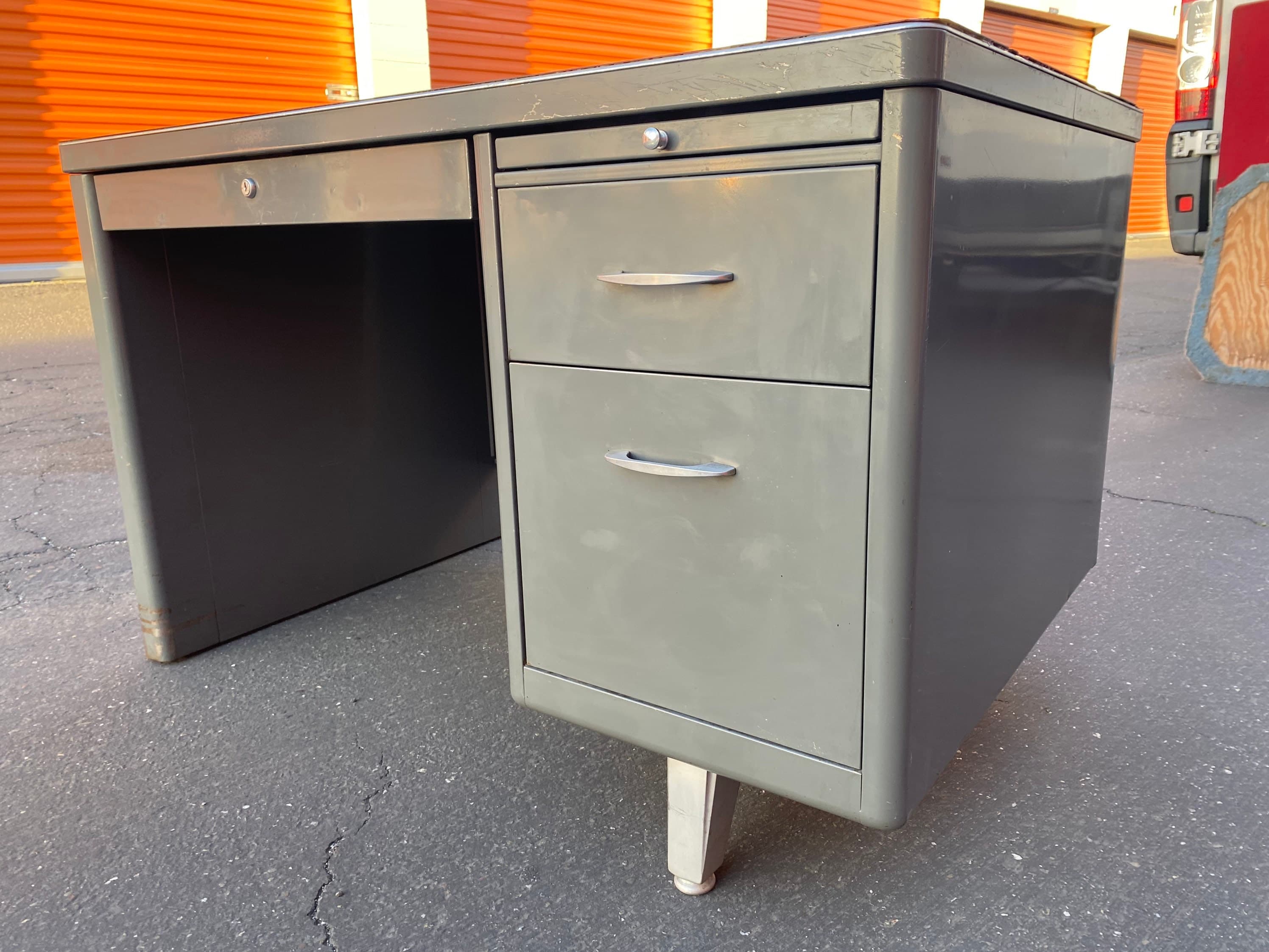 Vintage metal tanker desk - Thumbnail 5