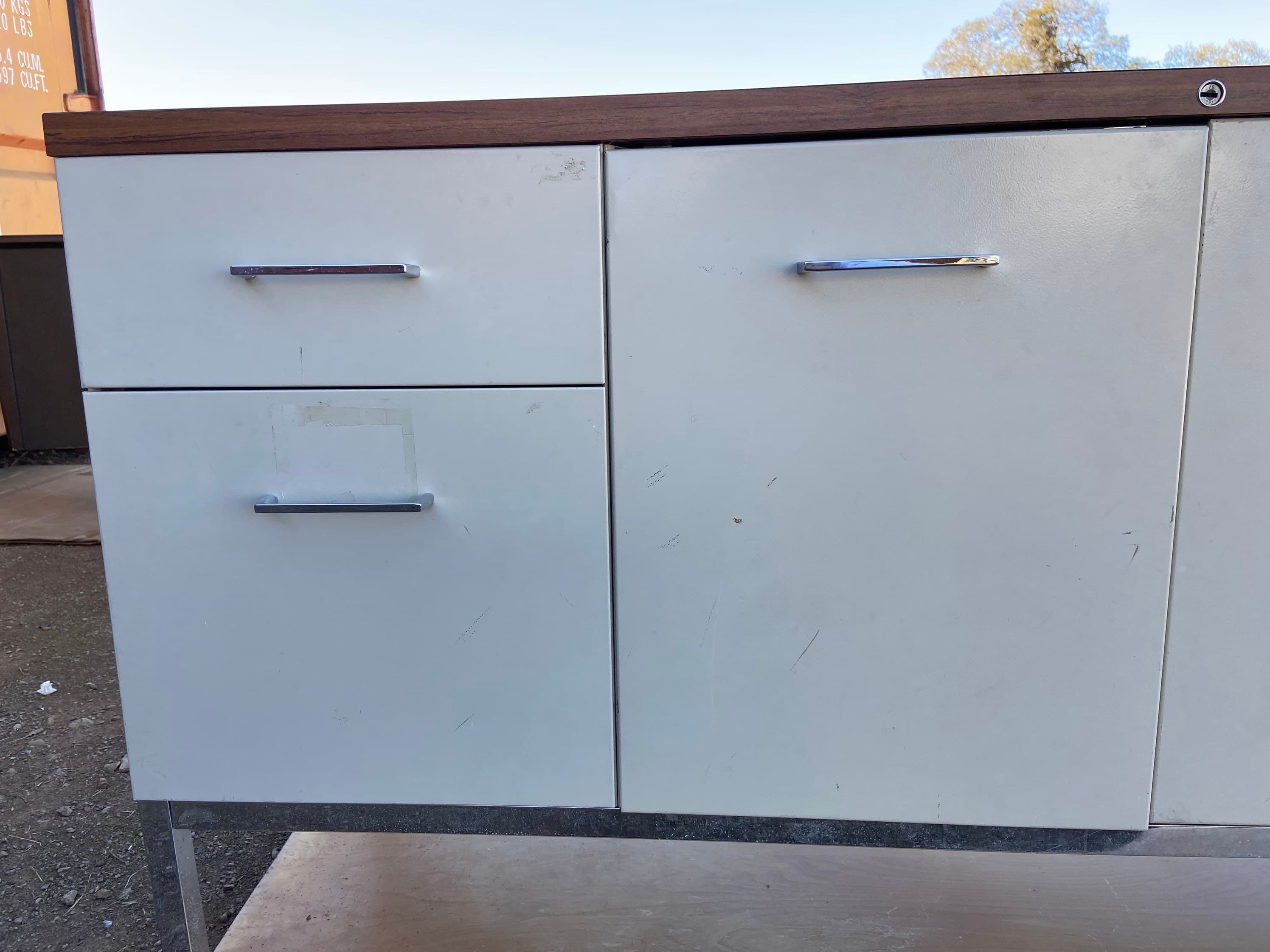 Steelcase vintage metal tanker credenza - Thumbnail 9