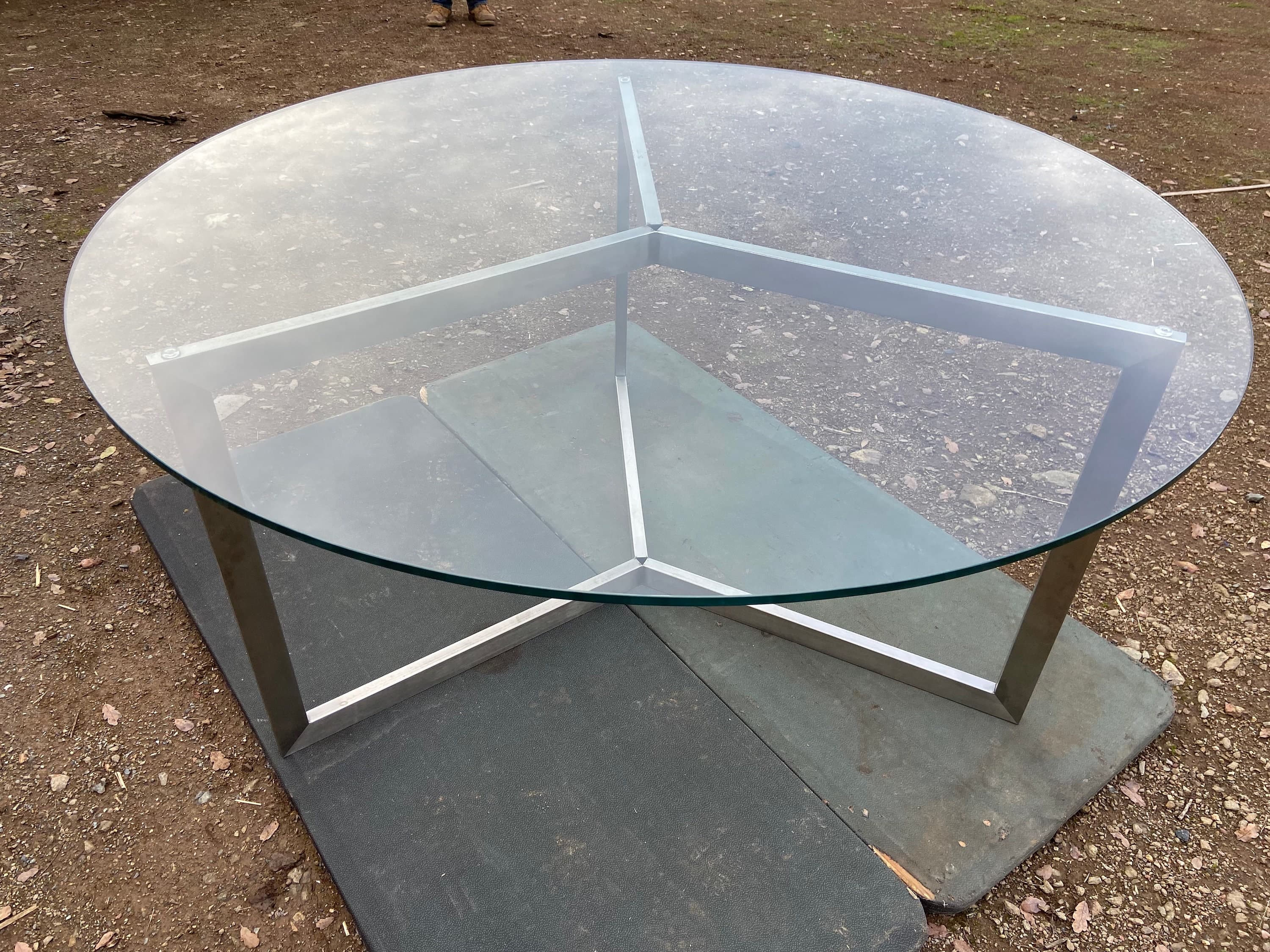 Room and board dining glass table - Thumbnail 5
