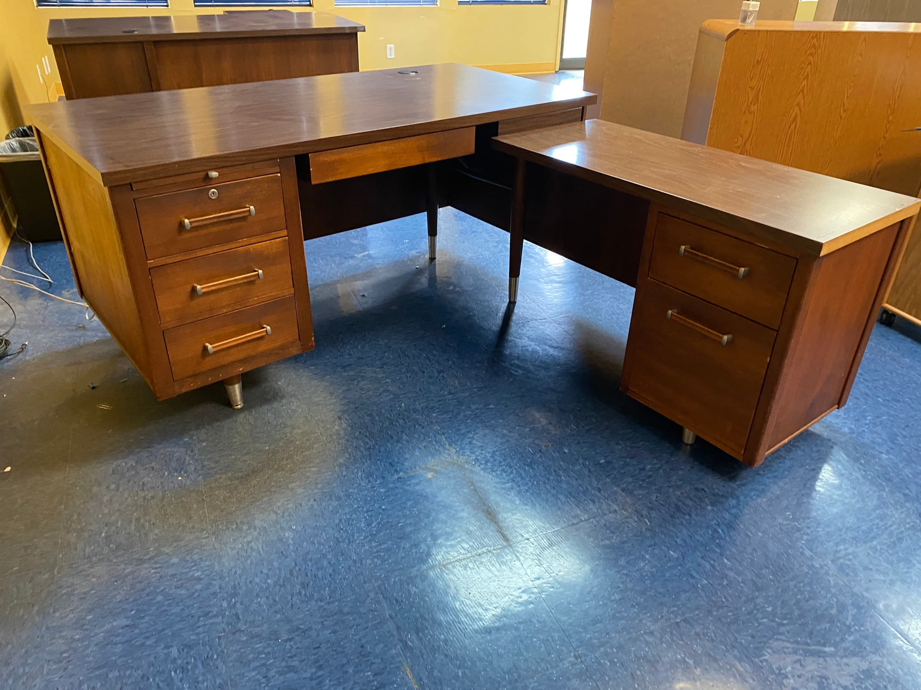 L shape Alma executive desk - Thumbnail 3