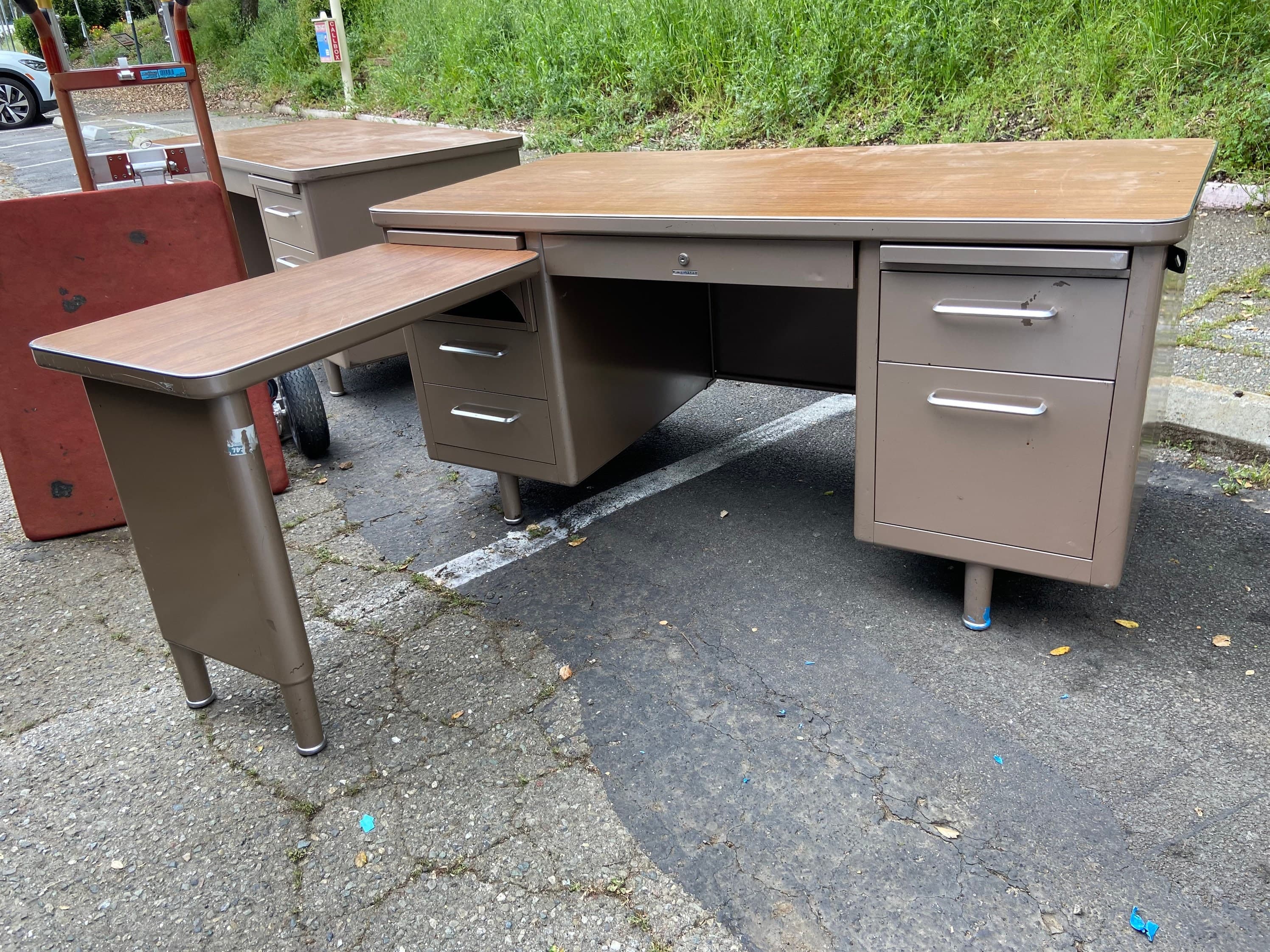 Steelcase vintage mid century modern L shape desk with return - Image 1