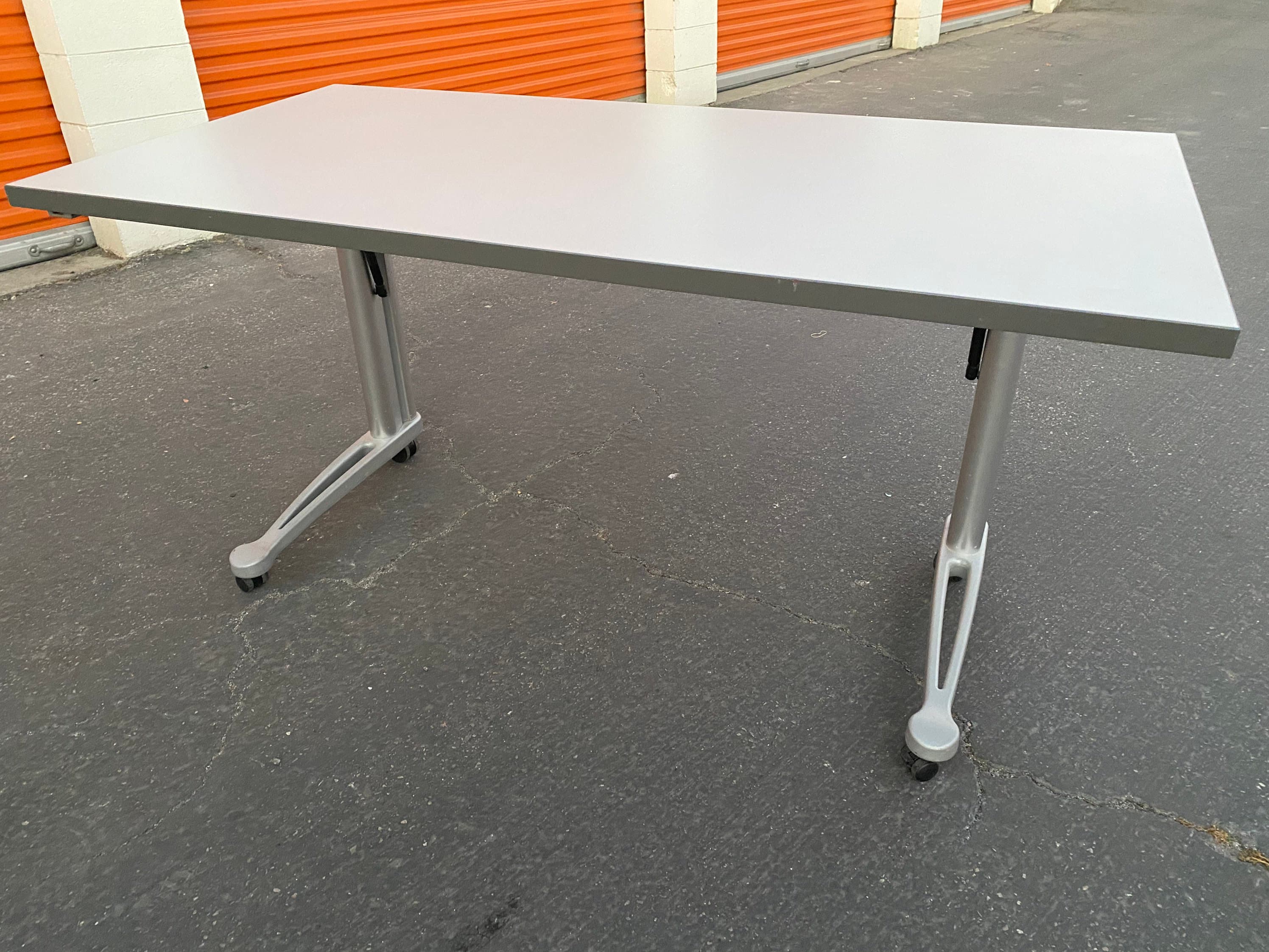 Knoll propeller designer desk table - Thumbnail 3