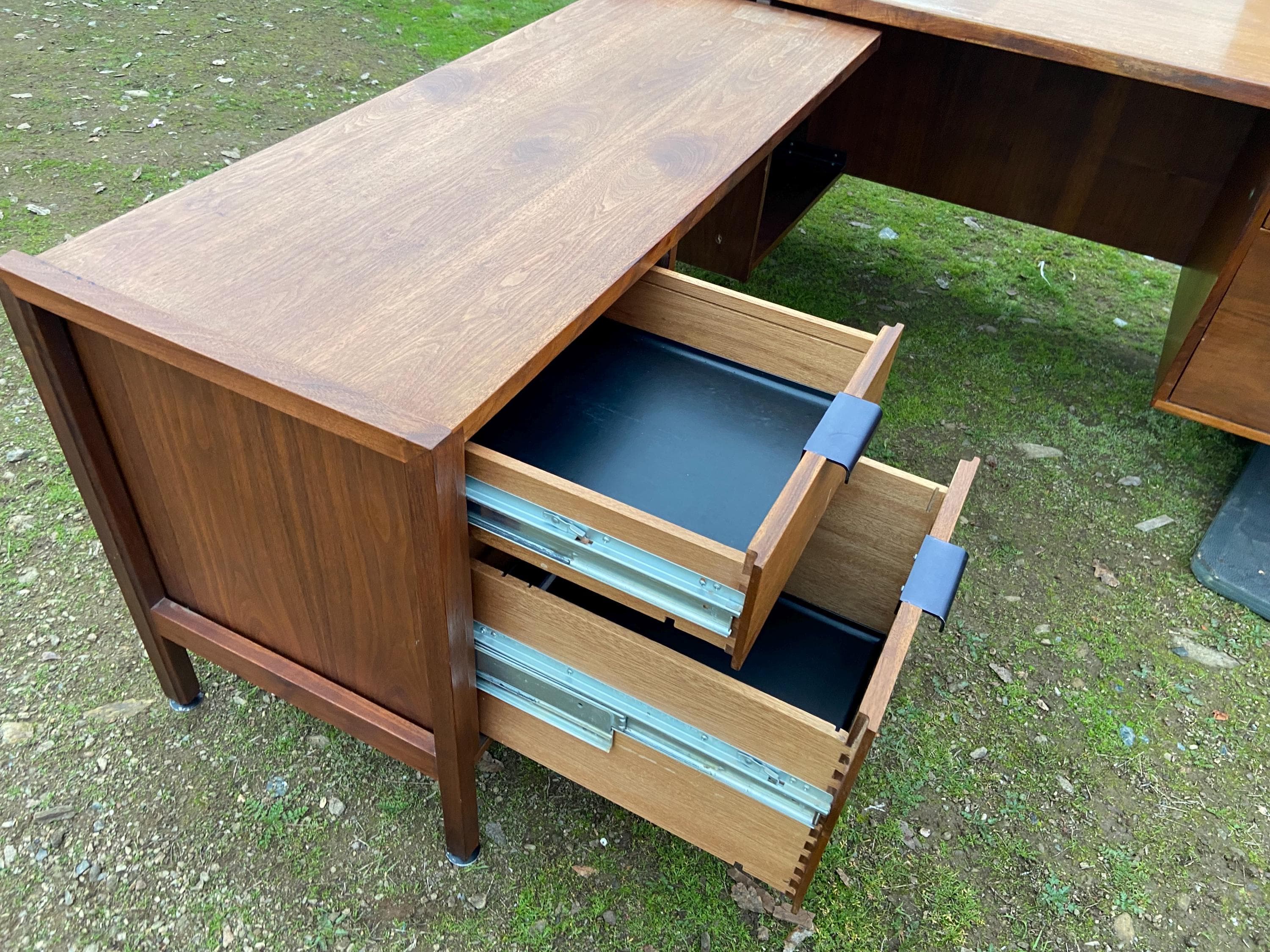 vintage mid century modern walnut corner desk surface top needs refinishing - Thumbnail 5