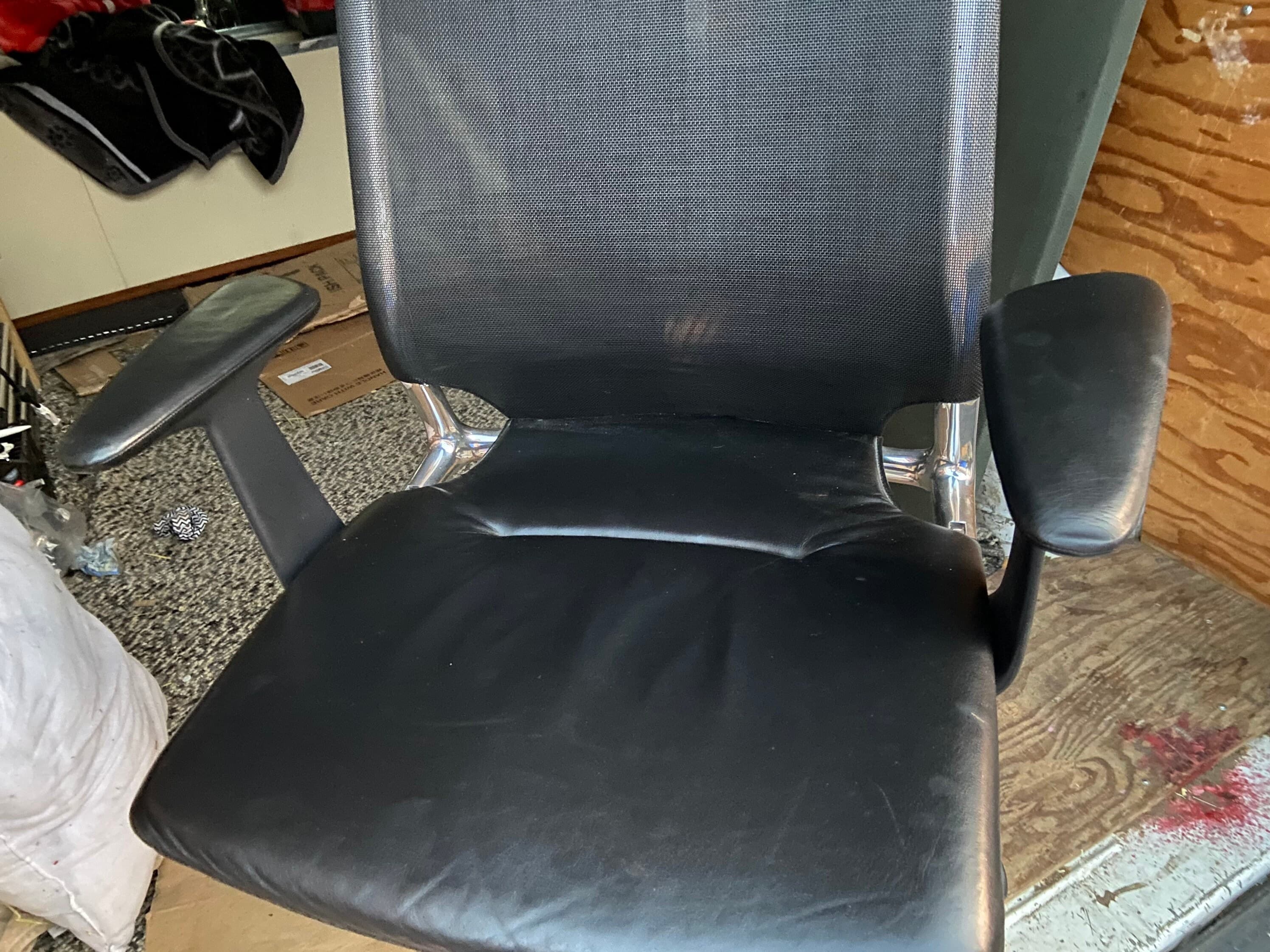 2000 Vitra Meda desk chair in black leather and polished aluminum by Alberto Meda - Thumbnail 4