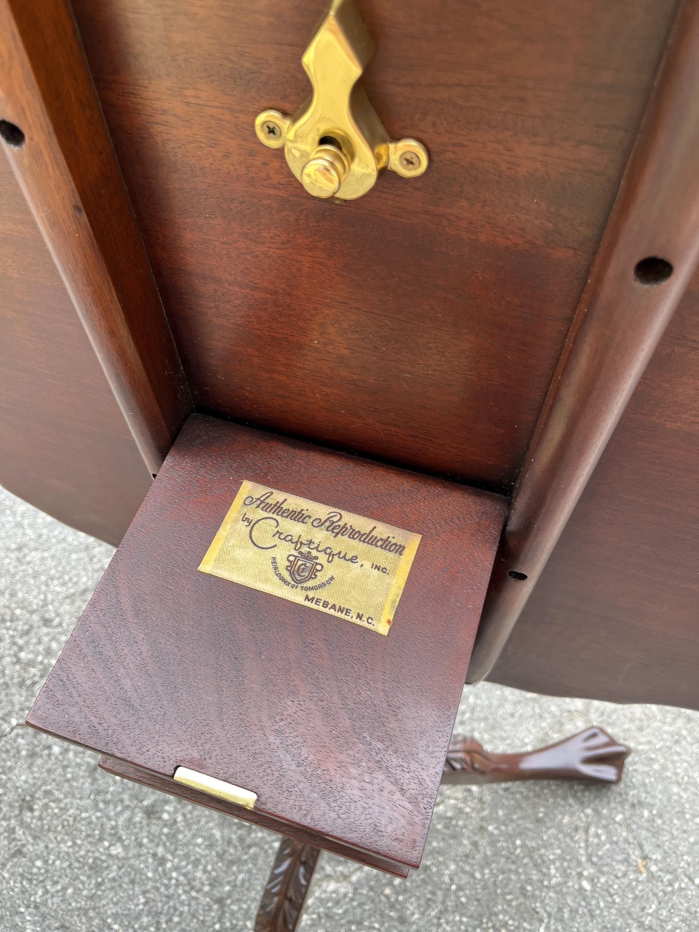 Craftique tilt-top pie crust table - Thumbnail 11