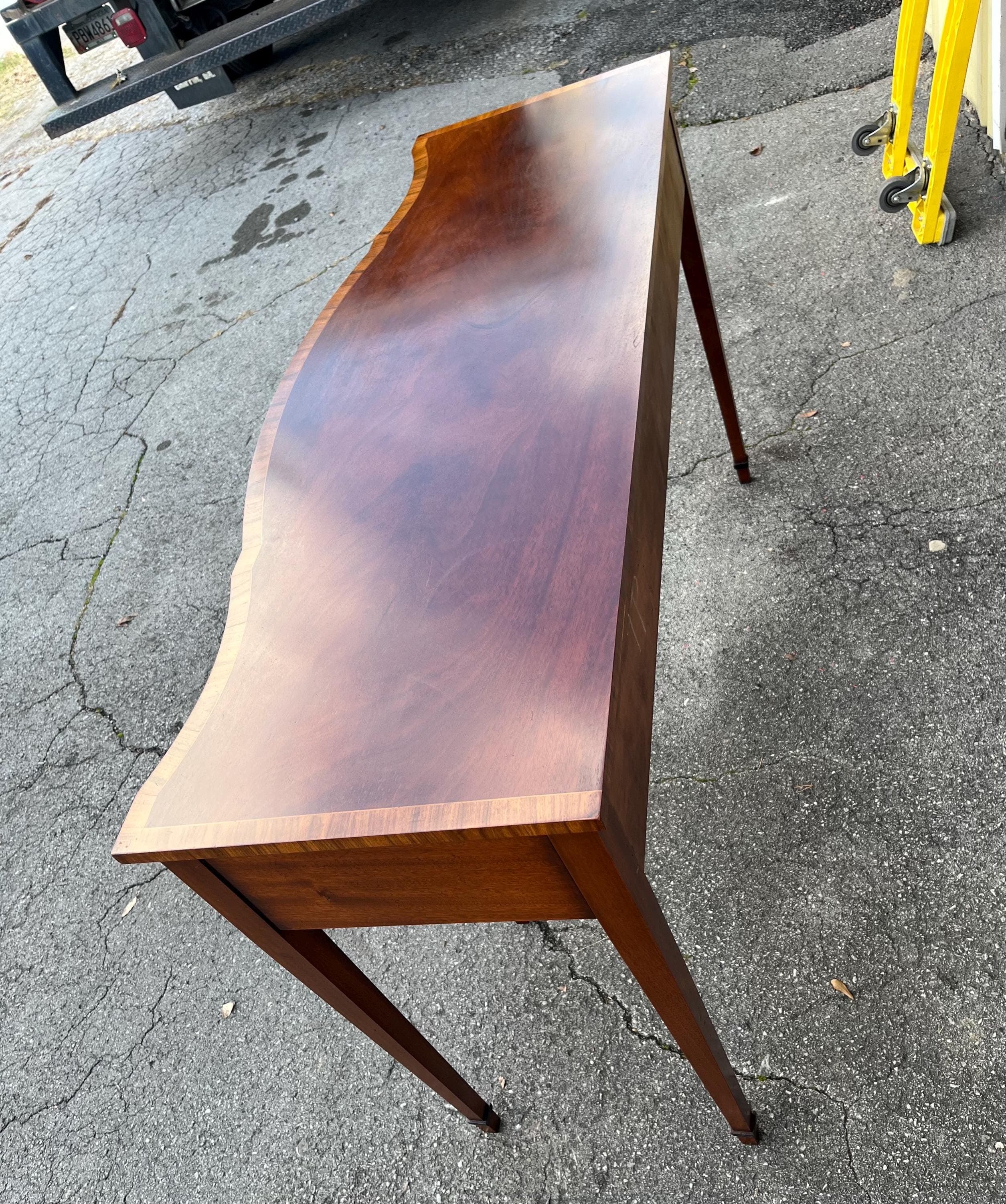 English Banded Mahogany Sideboard - Thumbnail 14