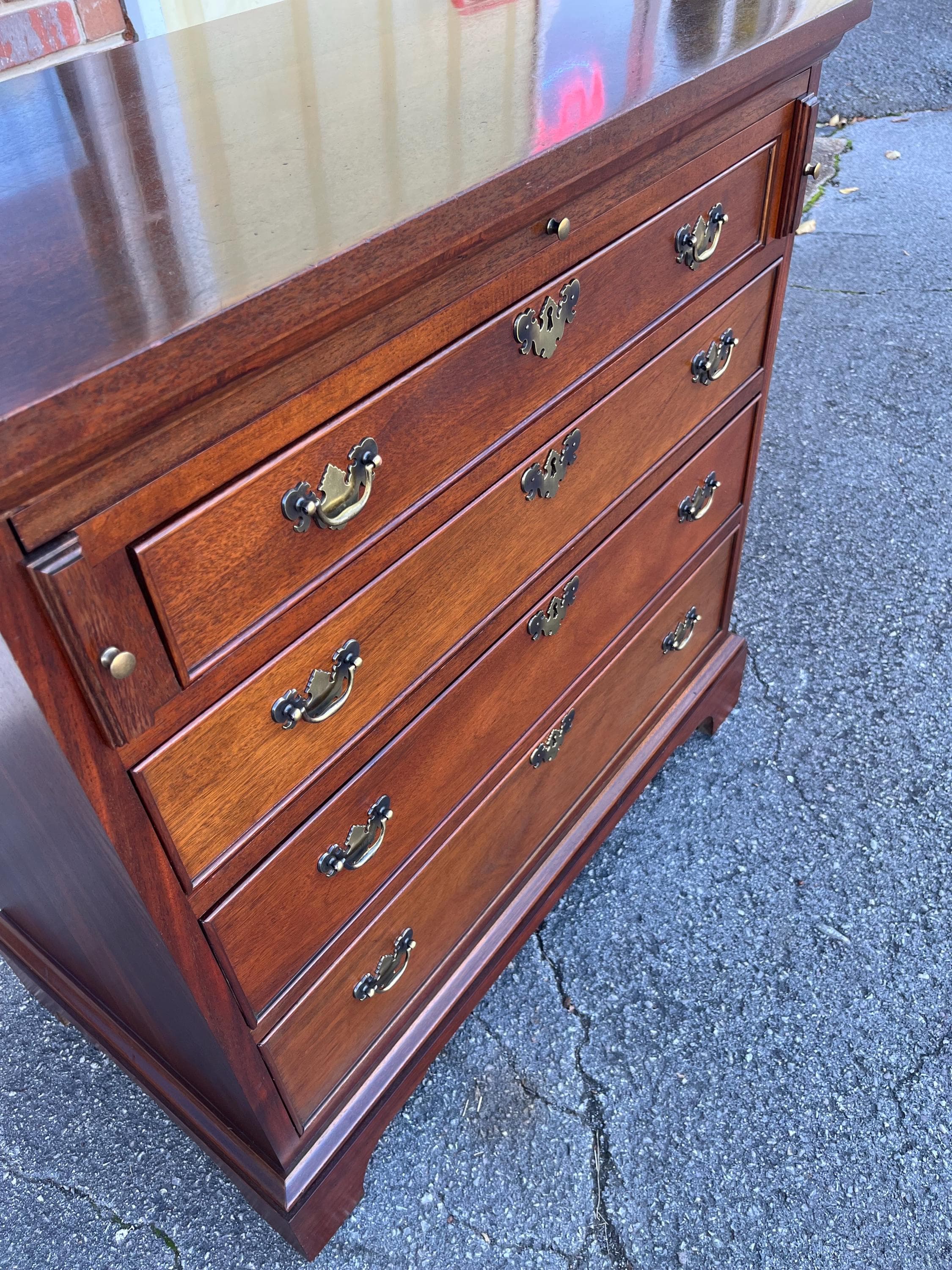 Craftique Mary Washington Bachelor’s Chest - Thumbnail 9