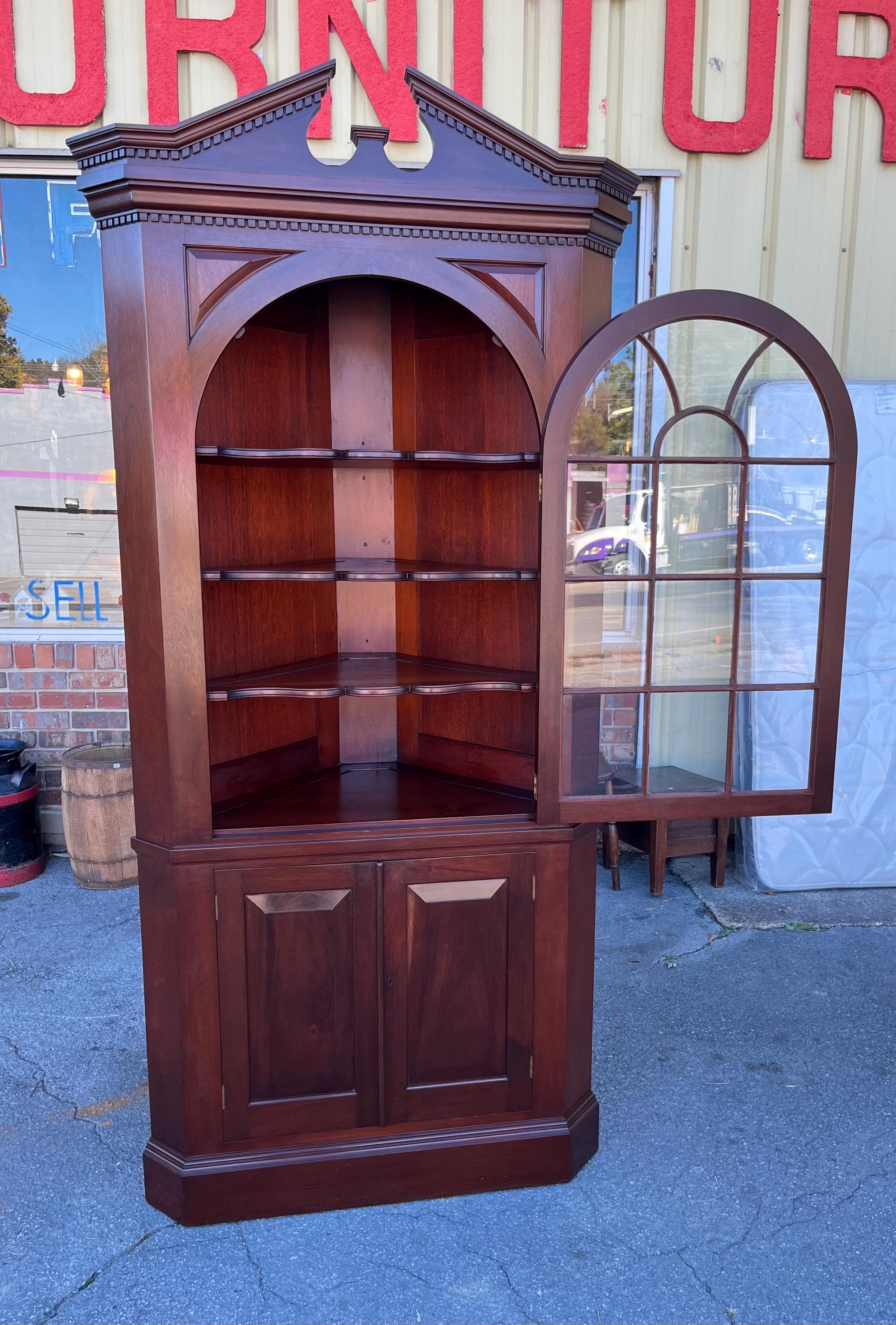 Biggs Old Dominion Corner Cabinet - Thumbnail 5