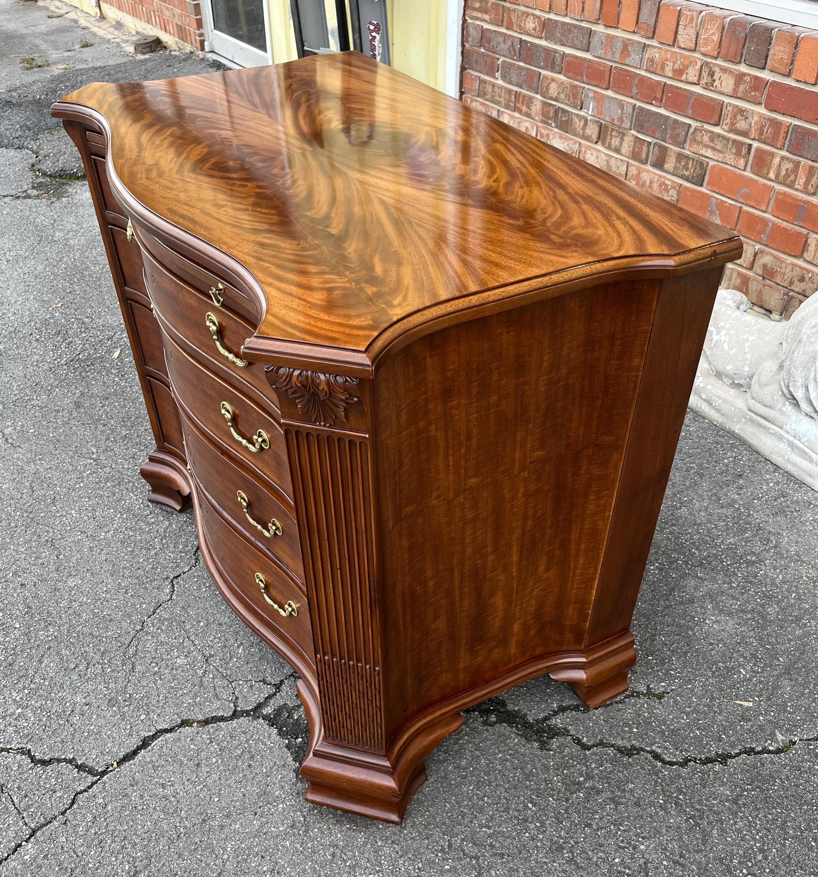 Serpentine Bachelor’s Chest by Ej Victor - Thumbnail 9