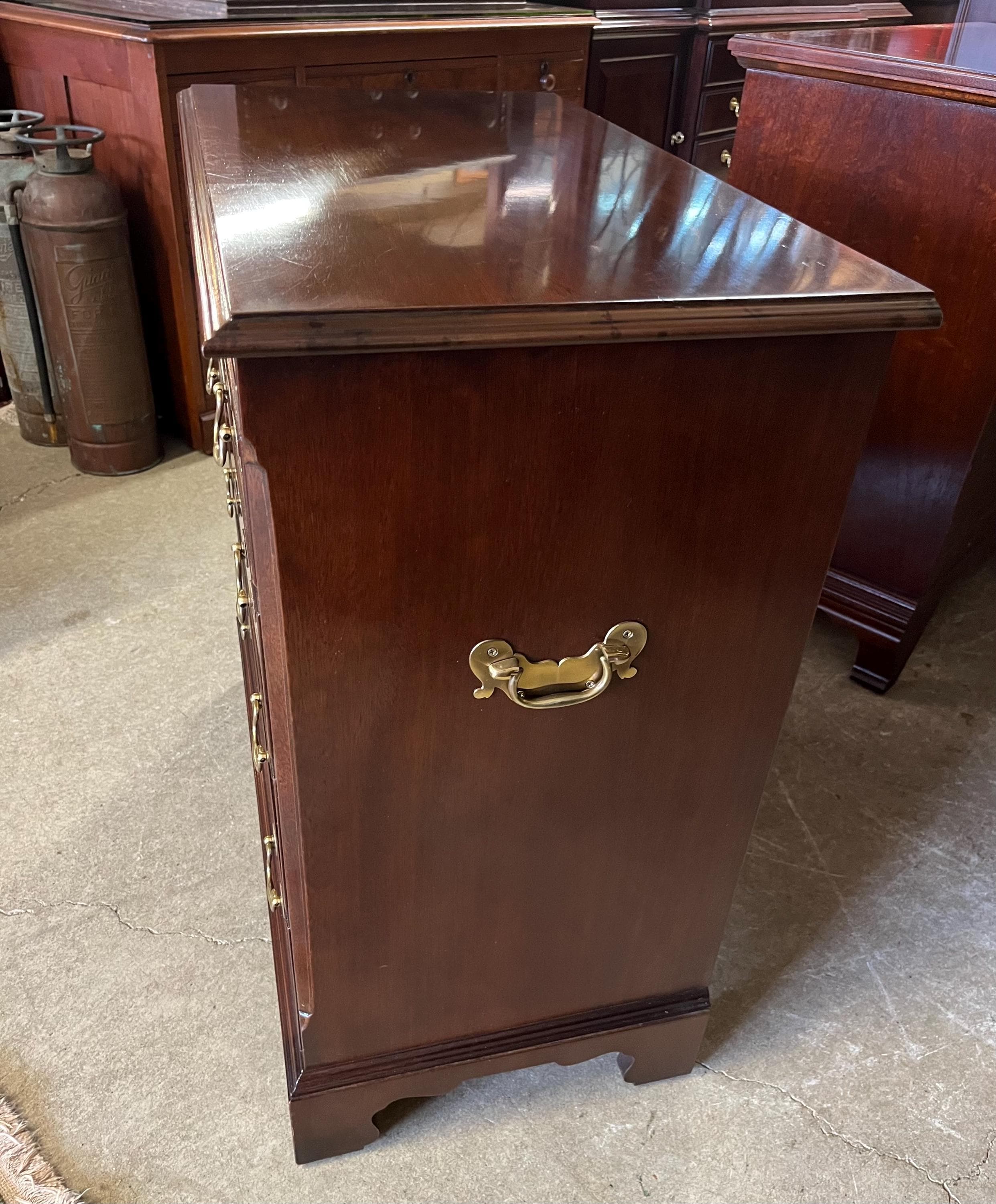 Hickory White American Masterpiece Bachelor’s Chest - Thumbnail 9