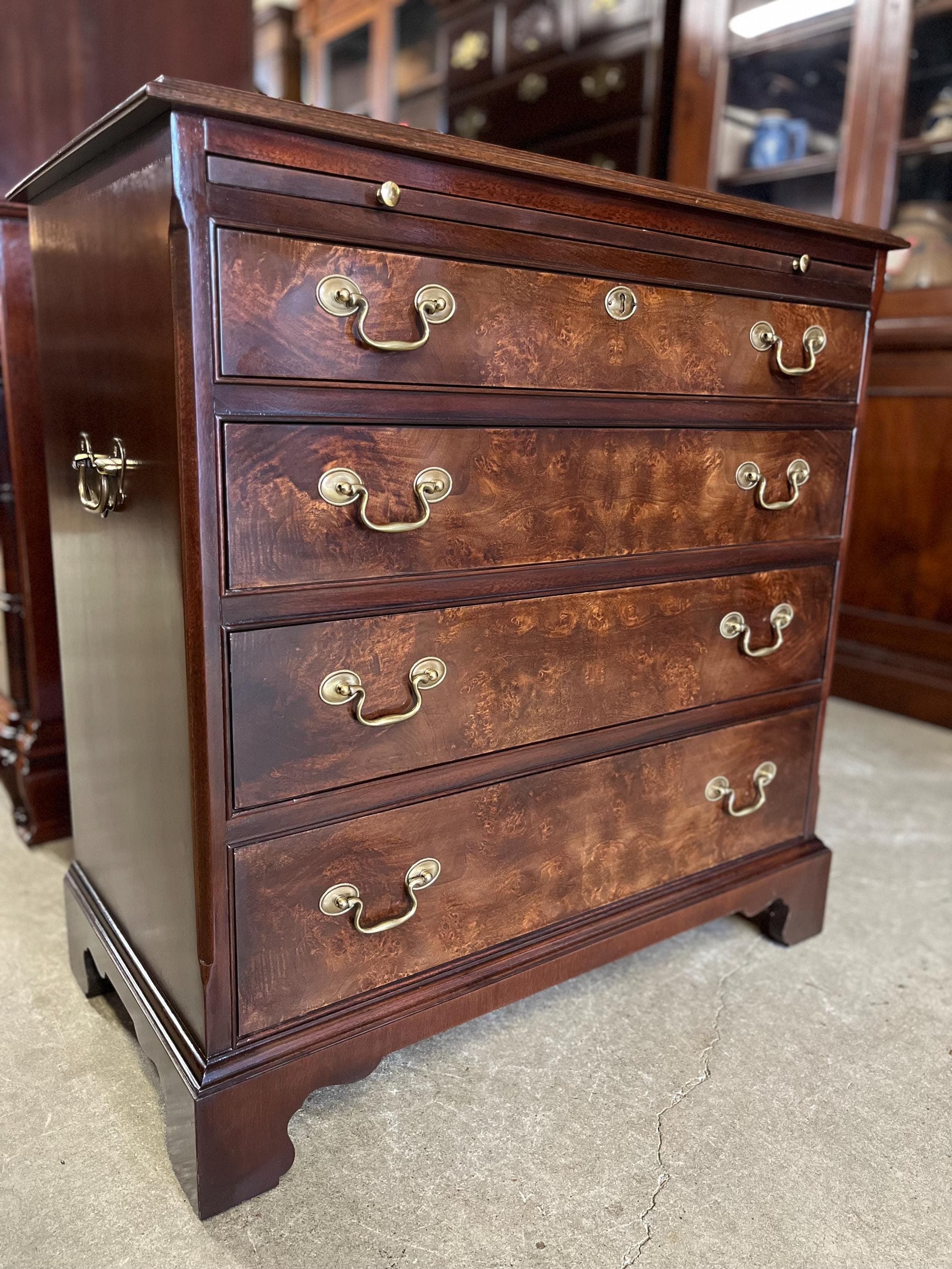 Hickory White American Masterpiece Bachelor’s Chest - Thumbnail 10