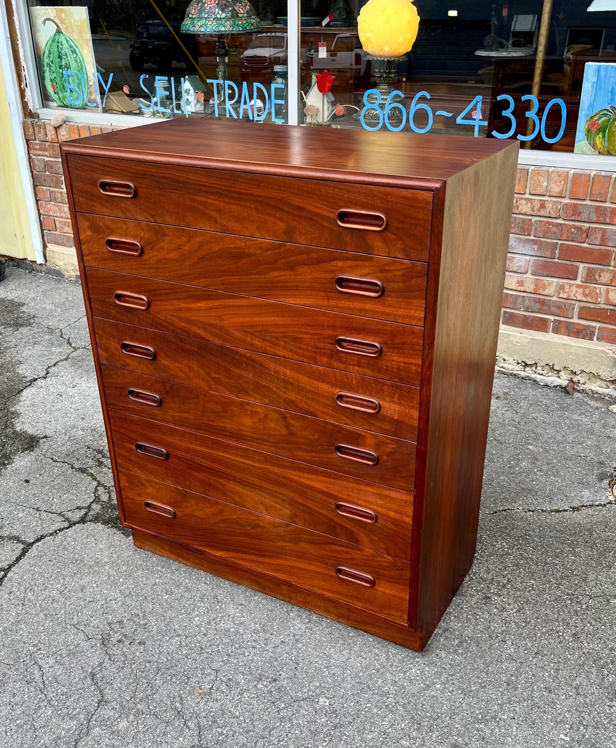 Founders MCM Walnut Chest of Drawers - Danish Style - Thumbnail 4