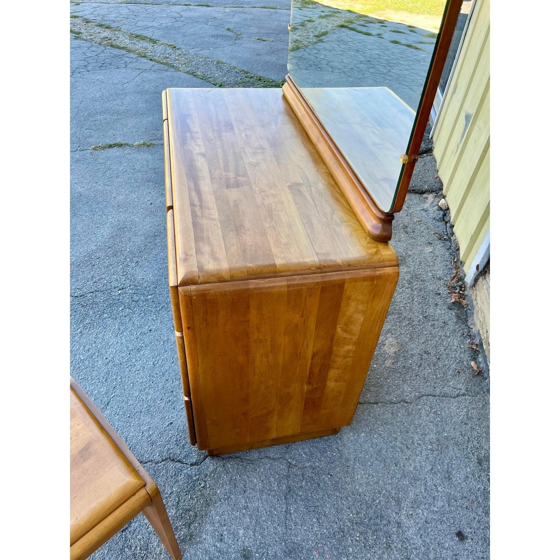 Mid Century Star Dust Vanity and Bench Designed by Russel Wright - Thumbnail 5