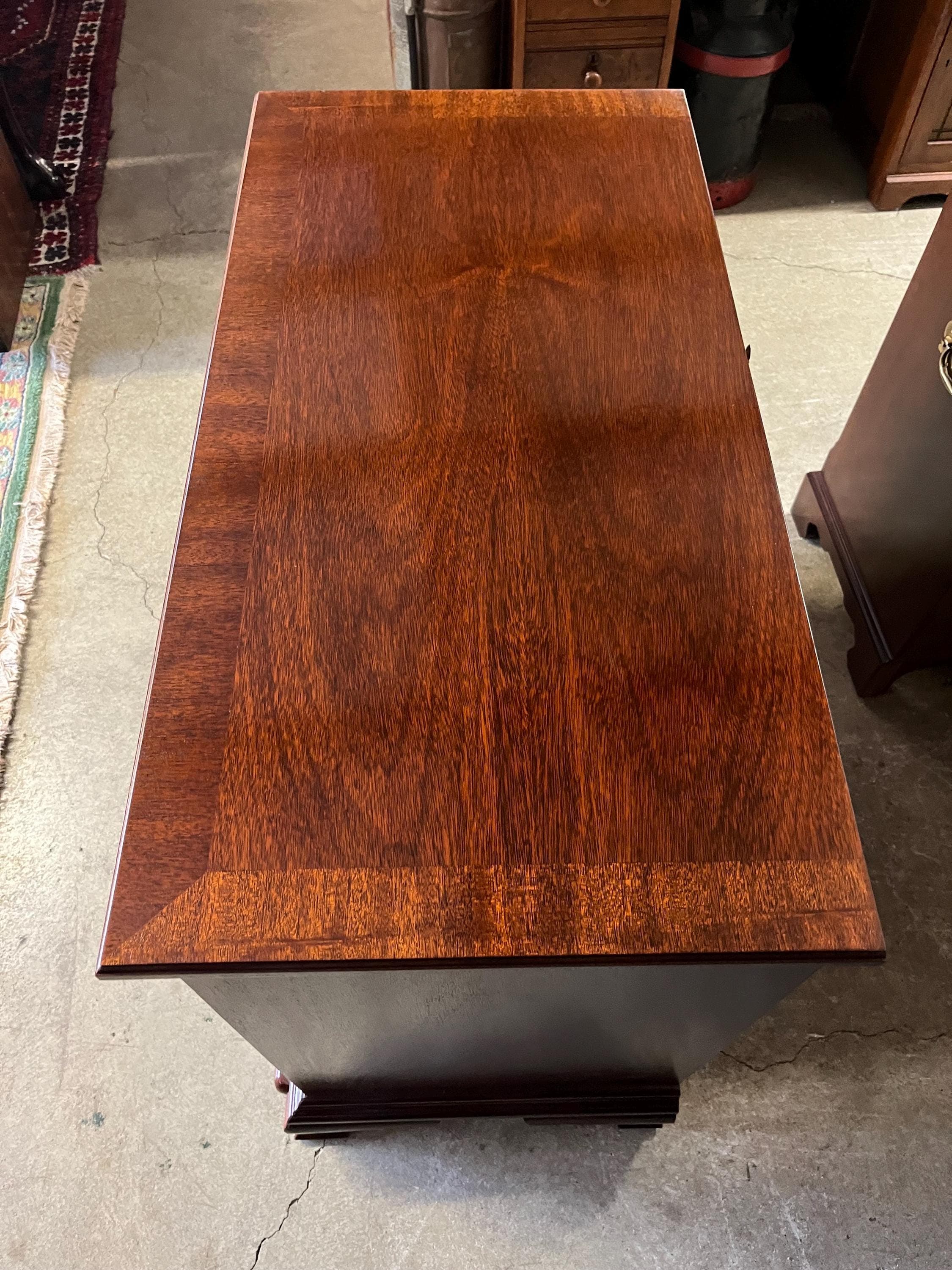 Stoneleigh Shell Carved Block Front Chest - Thumbnail 5