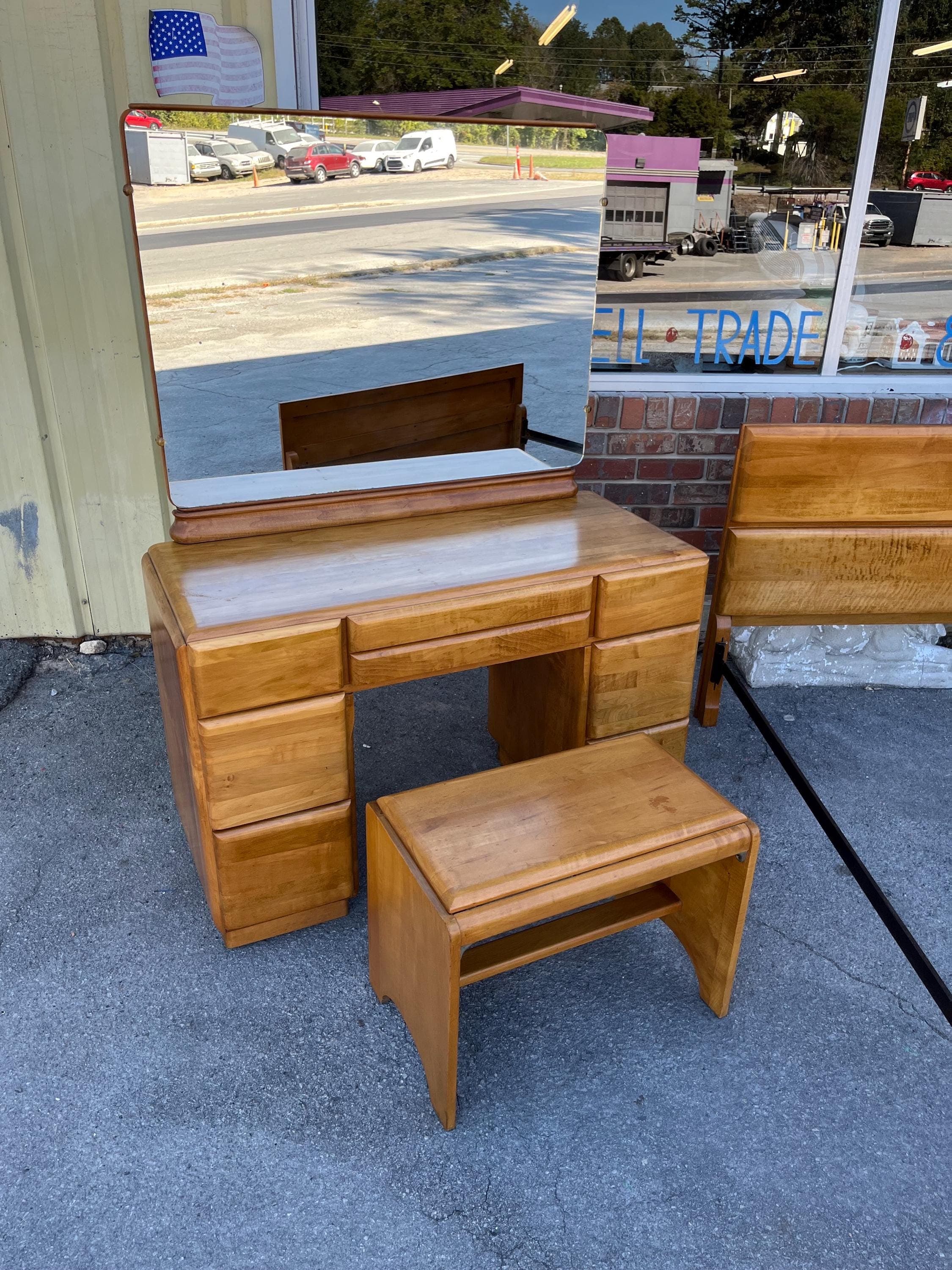 Mid-Century Star Dust Bedroom Suite Designed by Russel Wright - Thumbnail 3