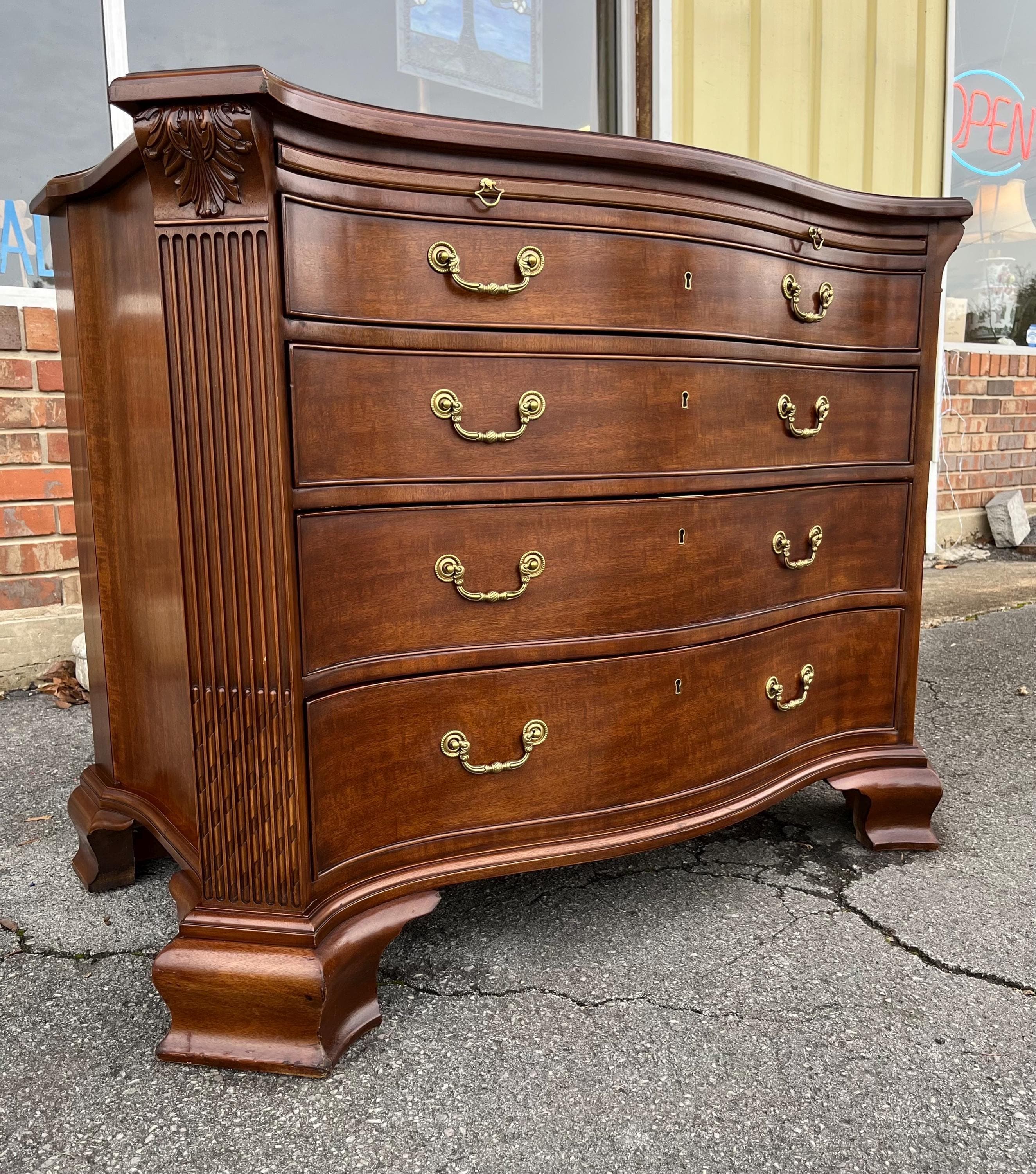 Serpentine Bachelor’s Chest by Ej Victor - Thumbnail 7