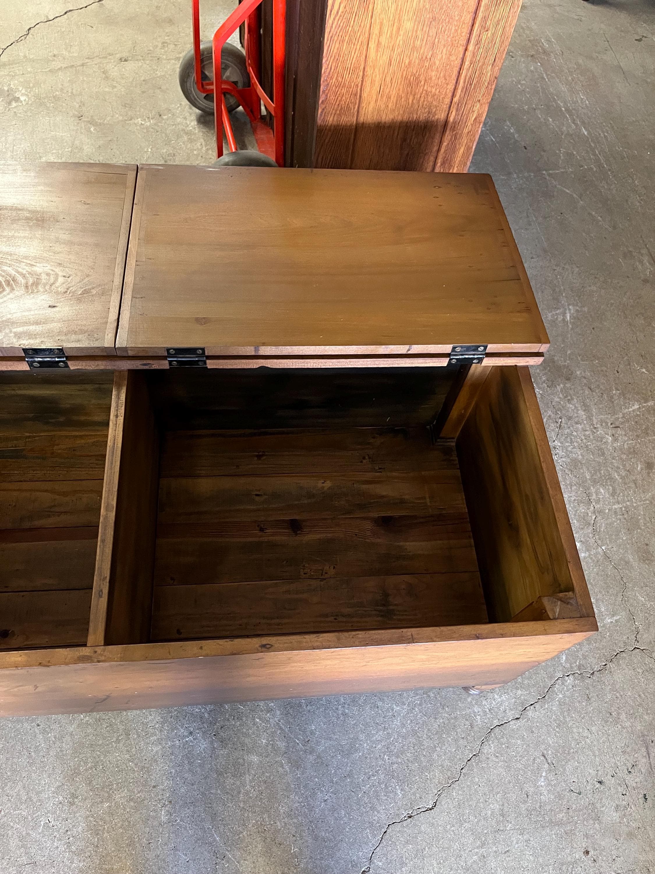 Primitive Blanket Chest - Thumbnail 3