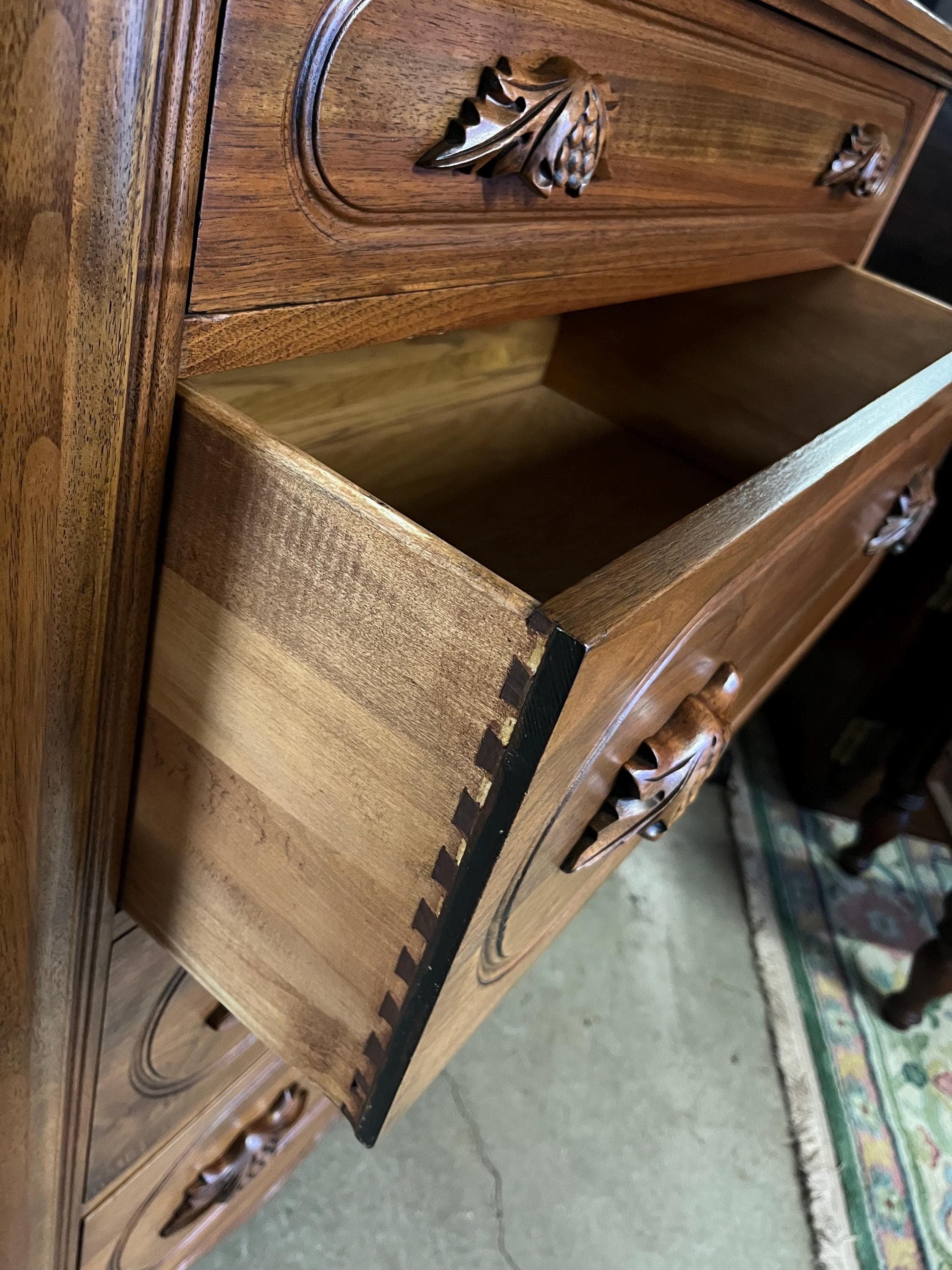 Davis Cabinet Company Chest of Drawers - Thumbnail 11