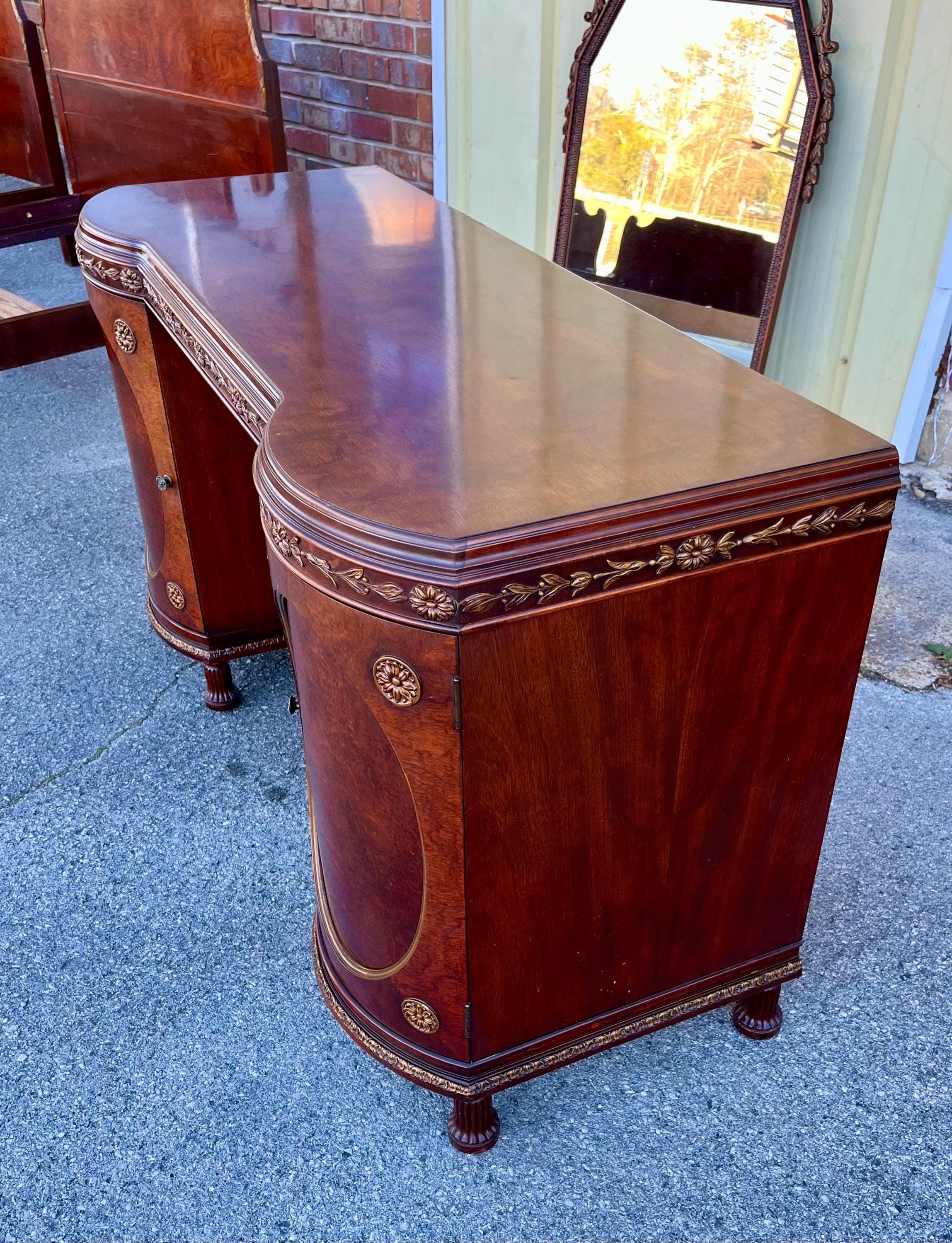 Romweber Vanity Dresser - Thumbnail 6