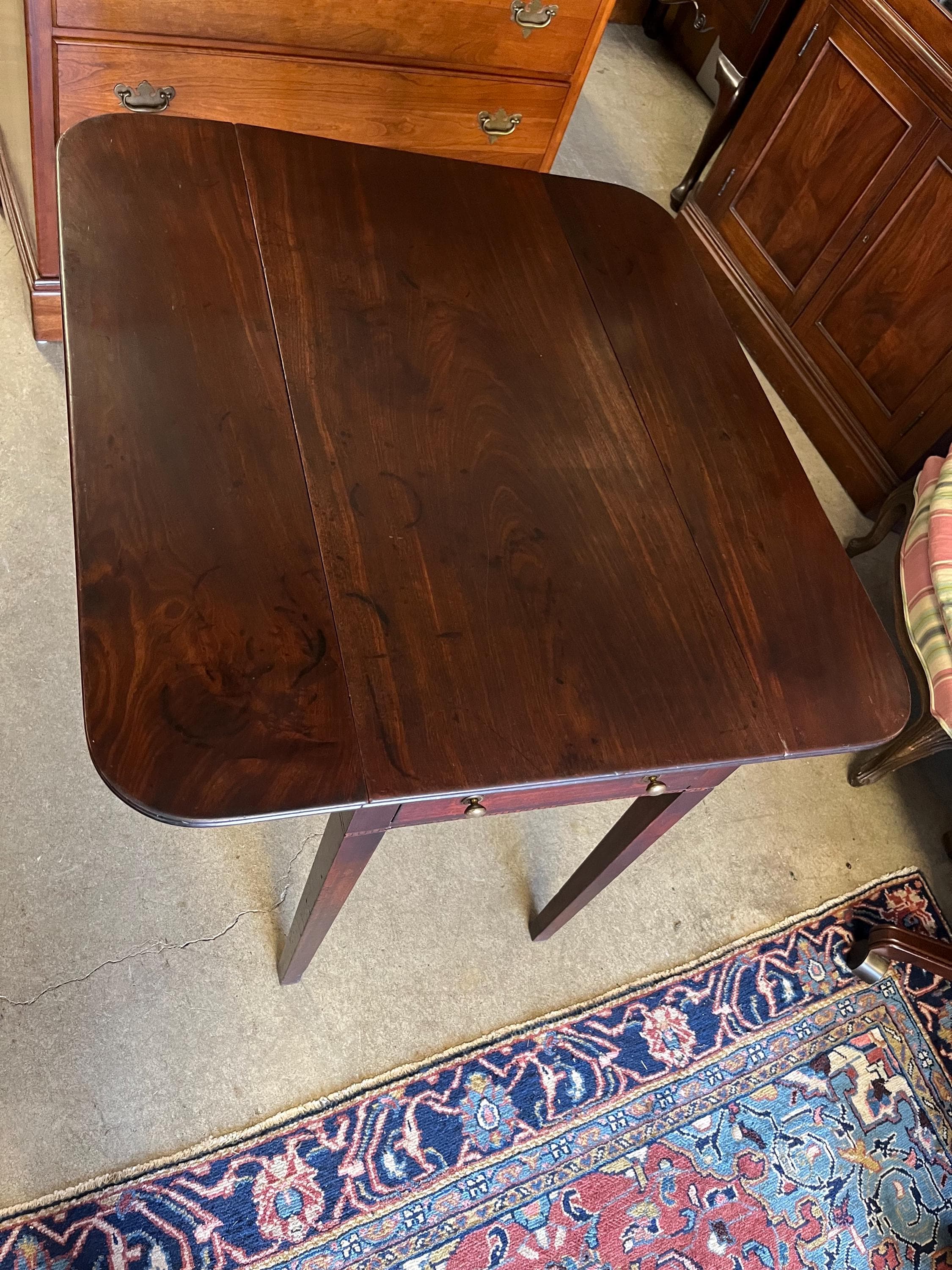 Antique English Mahogany Pembroke Table - Thumbnail 4