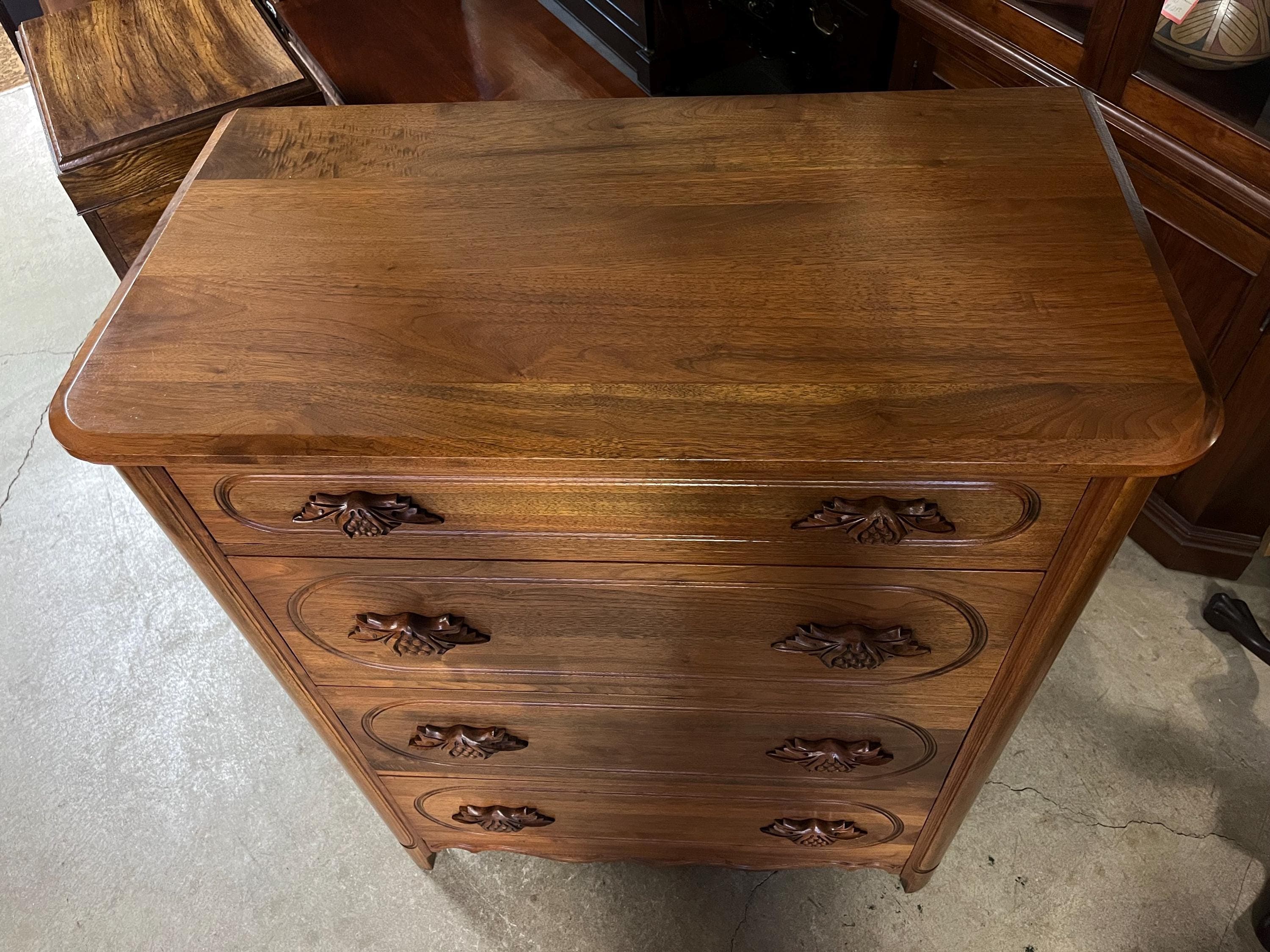 Davis Cabinet Company Chest of Drawers - Thumbnail 7